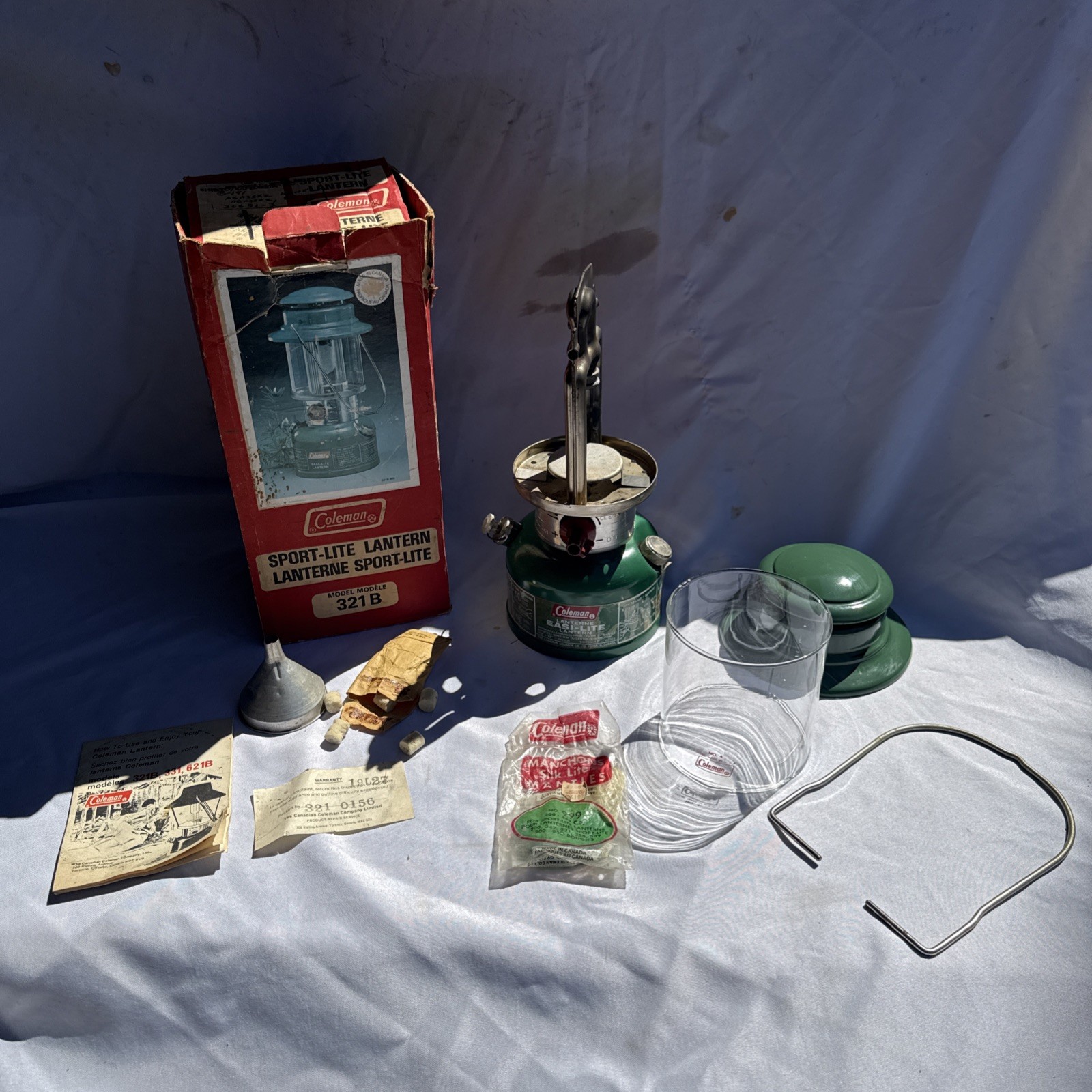 Coleman 321B LANTERN Sport-Lite w/Original Box, Manual, Silk Mantle, funnel 2/77