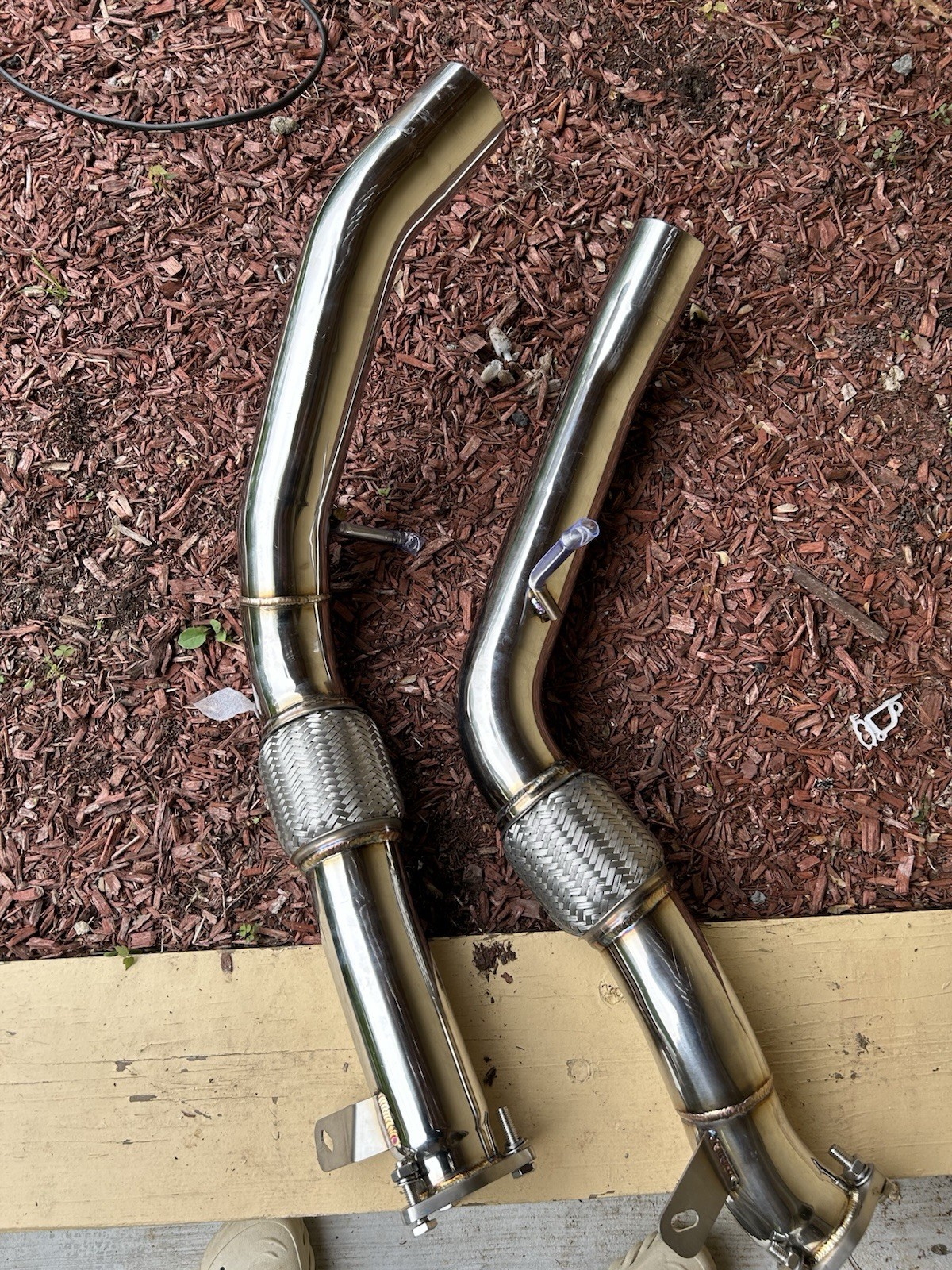 Lambroghini Urus Connecting Mid Pipe Exhaust 