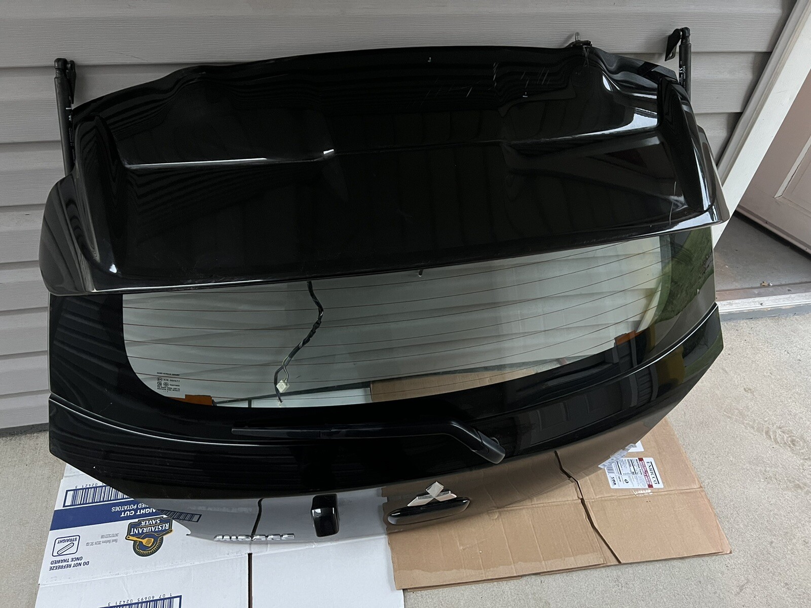 PICK UP 2014 2015-2024 MITSUBISHI MIRAGE HATCHBACK REAR HATCH BACK DOOR SPOILER PICK UP 2014 2015-2024 MITSUBISHI MIRAGE HATCHBACK REAR HATCH BACK DOOR SPOILER