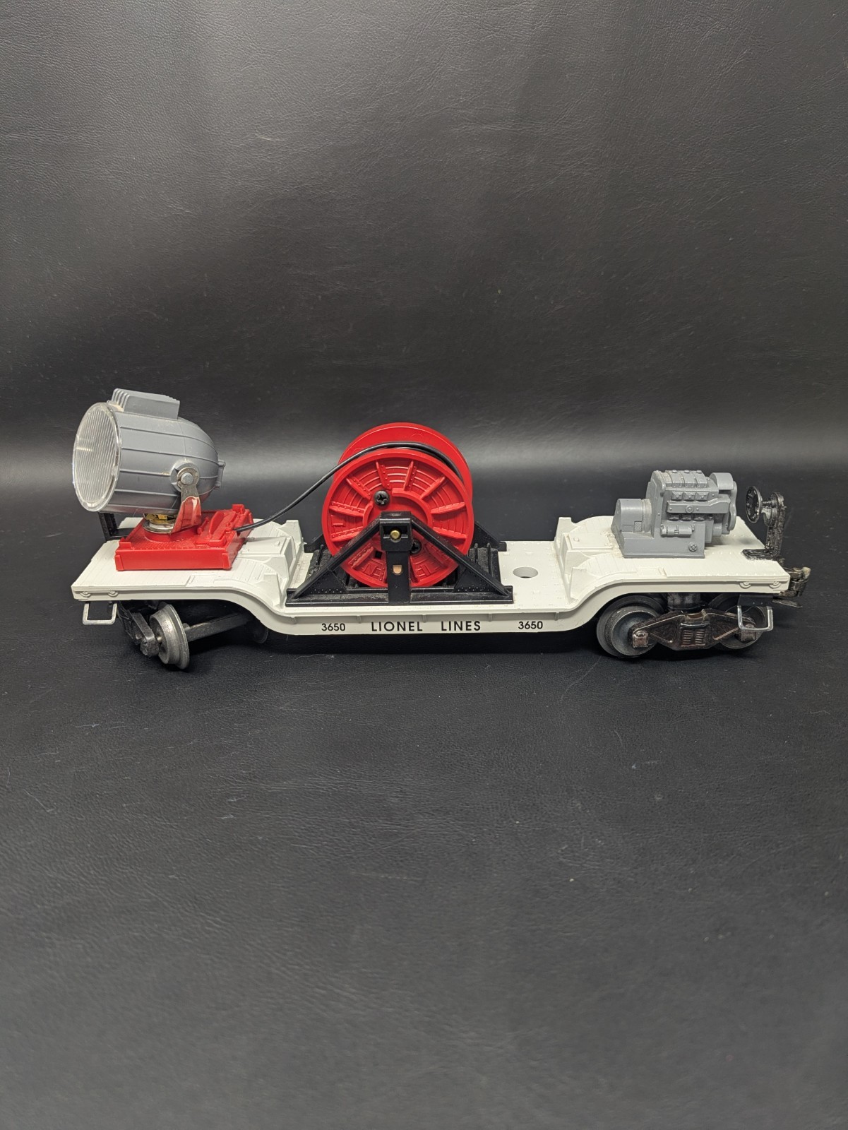 Lionel # 3650 Searchlight Extension Car With Working Light Lionel # 3650 Searchlight Extension Car With Working Light