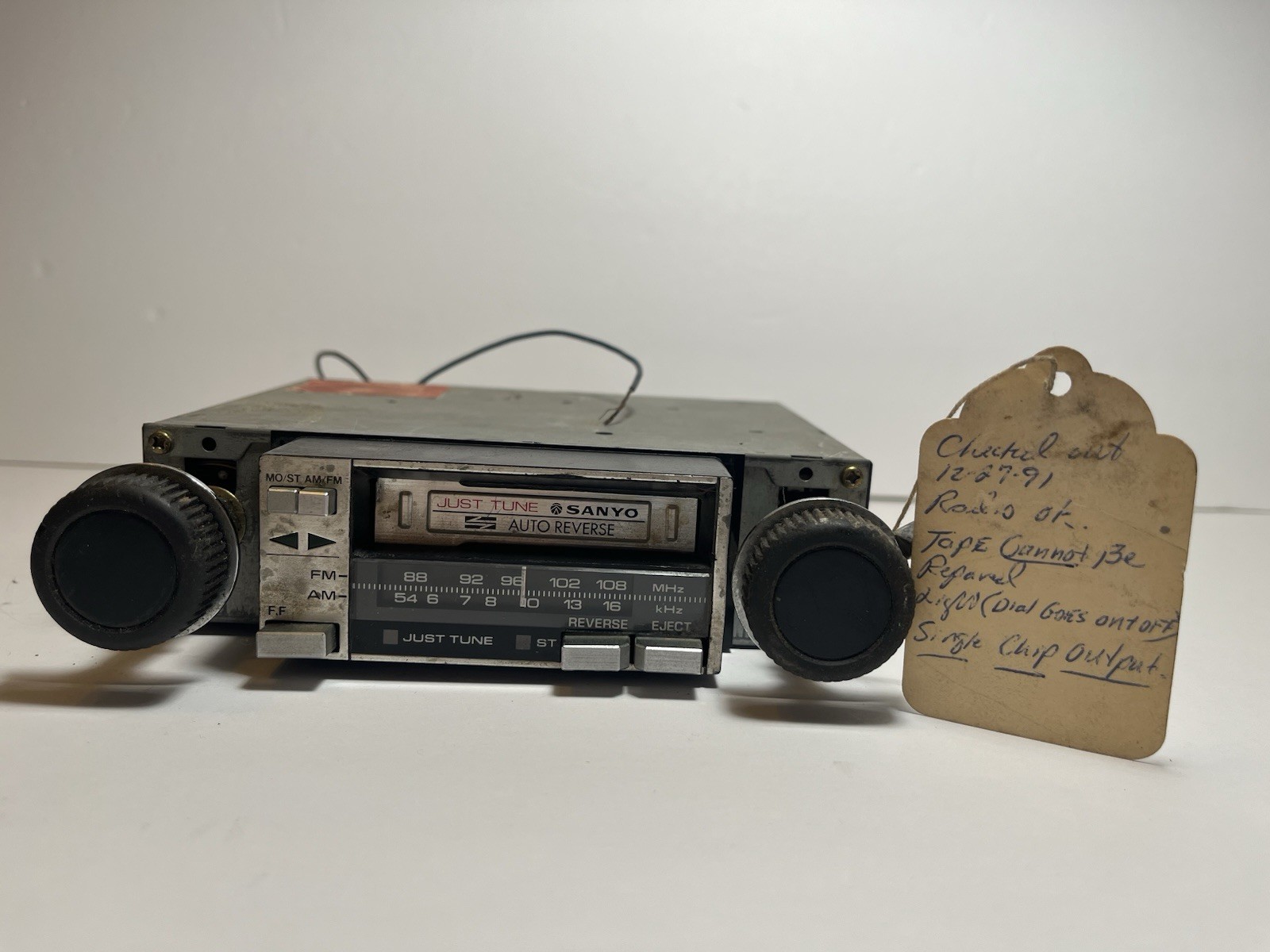 SANYO FT230 CAR RADIO CASSETTE 1970s MADE IN JAPAN *READ* SANYO FT230 CAR RADIO CASSETTE 1970s MADE IN JAPAN *READ*