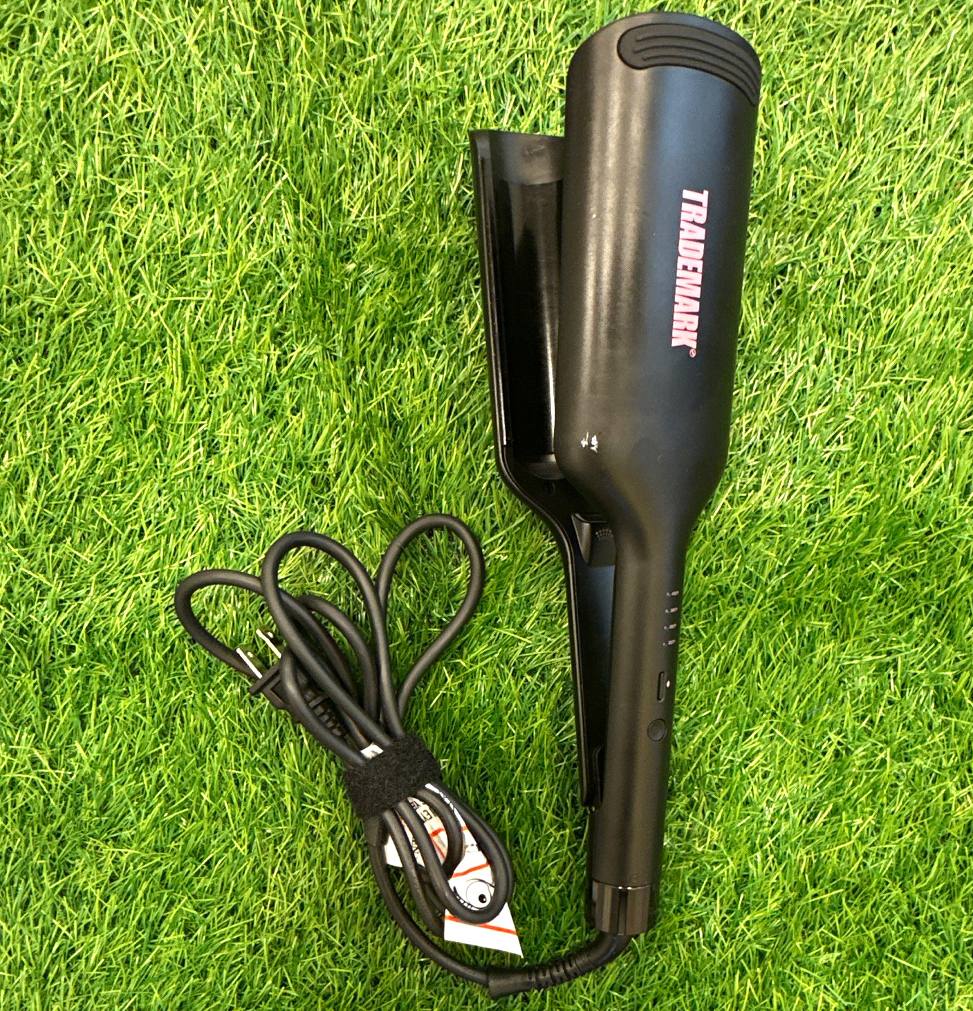 Trademark Beauty  Hair Waver - Iron/Crimper Black