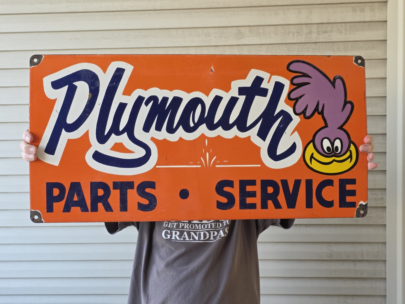 GIANT VINTAGE PLYMOUTH PARTS SERVICE PORCELAINSIGN 30 GIANT VINTAGE PLYMOUTH PARTS SERVICE PORCELAINSIGN 30