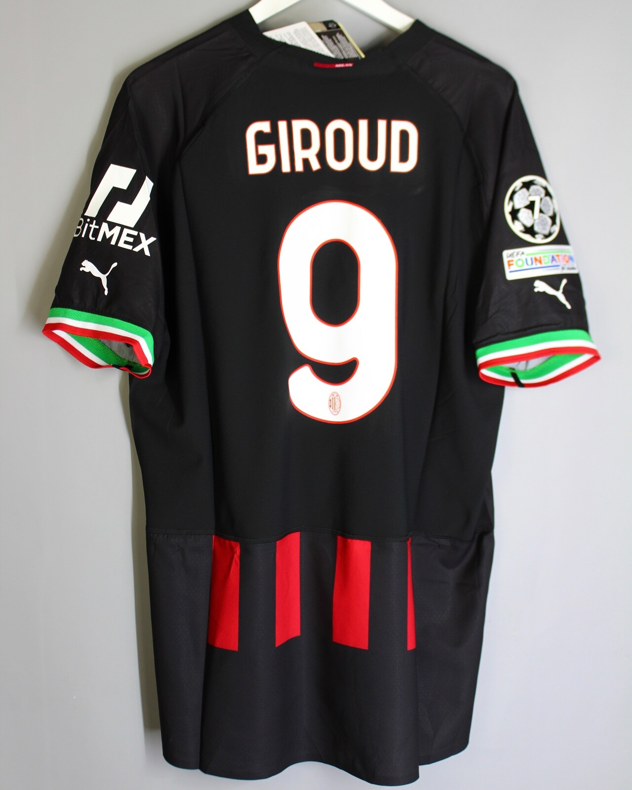 BNWT AC MILAN ITALY 2022 2023 HOME AUTHENTIC JERSEY SHIRT #9 GIROUD BNWT AC MILAN ITALY 2022 2023 HOME AUTHENTIC JERSEY SHIRT #9 GIROUD
