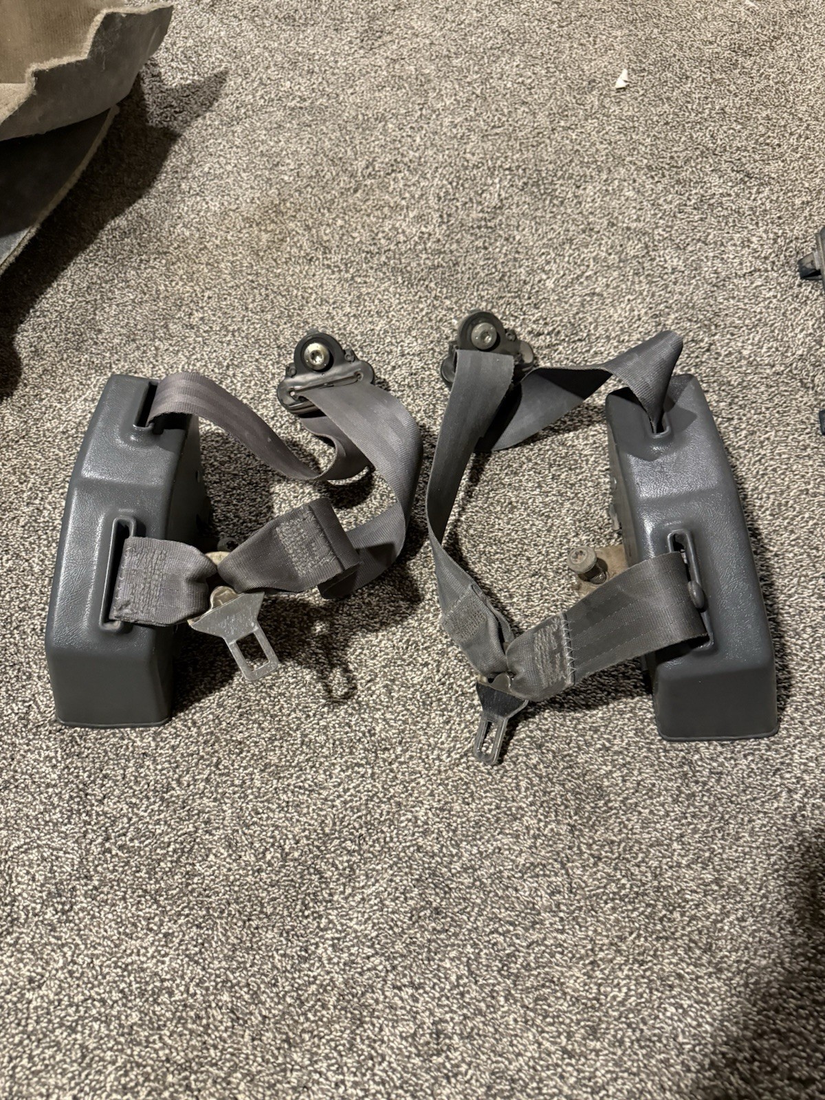 88-98 OBS Chevy GMC C1500 K1500 Regular Cab Front LH RH Seat Belt Set Charcoal 2 88-98 OBS Chevy GMC C1500 K1500 Regular Cab Front LH RH Seat Belt Set Charcoal 2