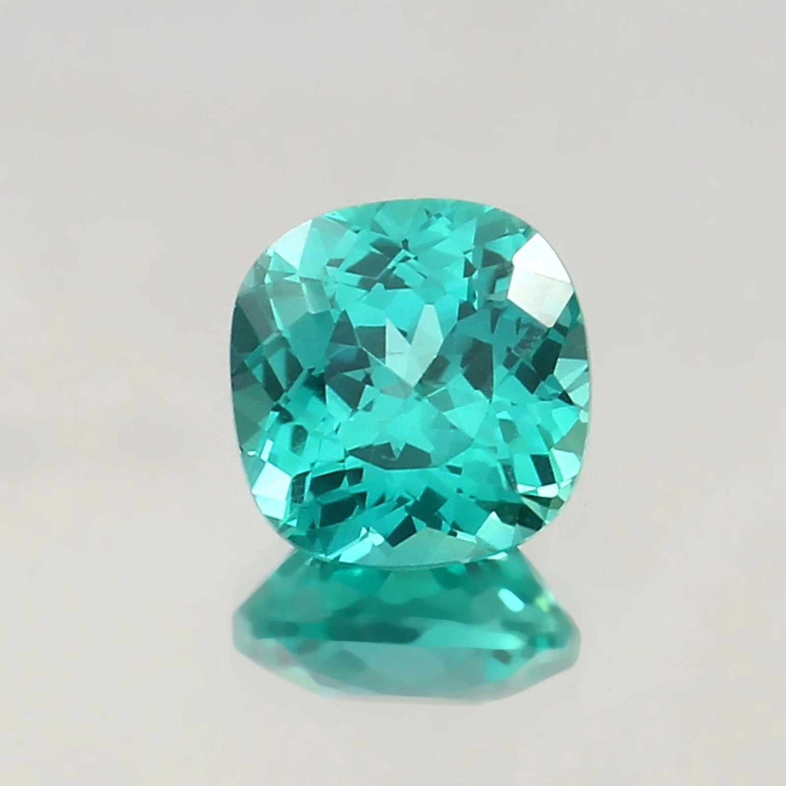 AAA 10x10 MM Natural Flawless Ceylon Green Sapphire Loose Cushion Gemstone Cut