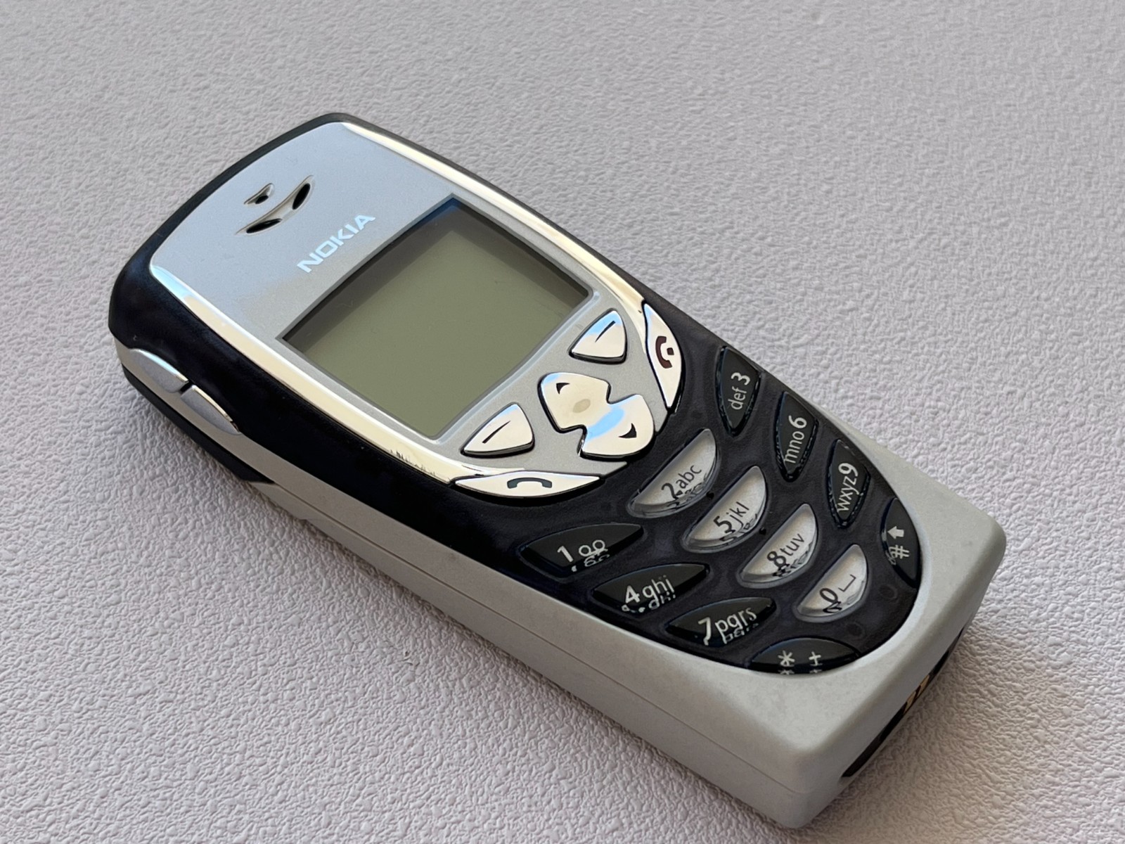 Genuine Nokia 8310 (Factory Unlocked) GSM cell Phone For Collectable Rare