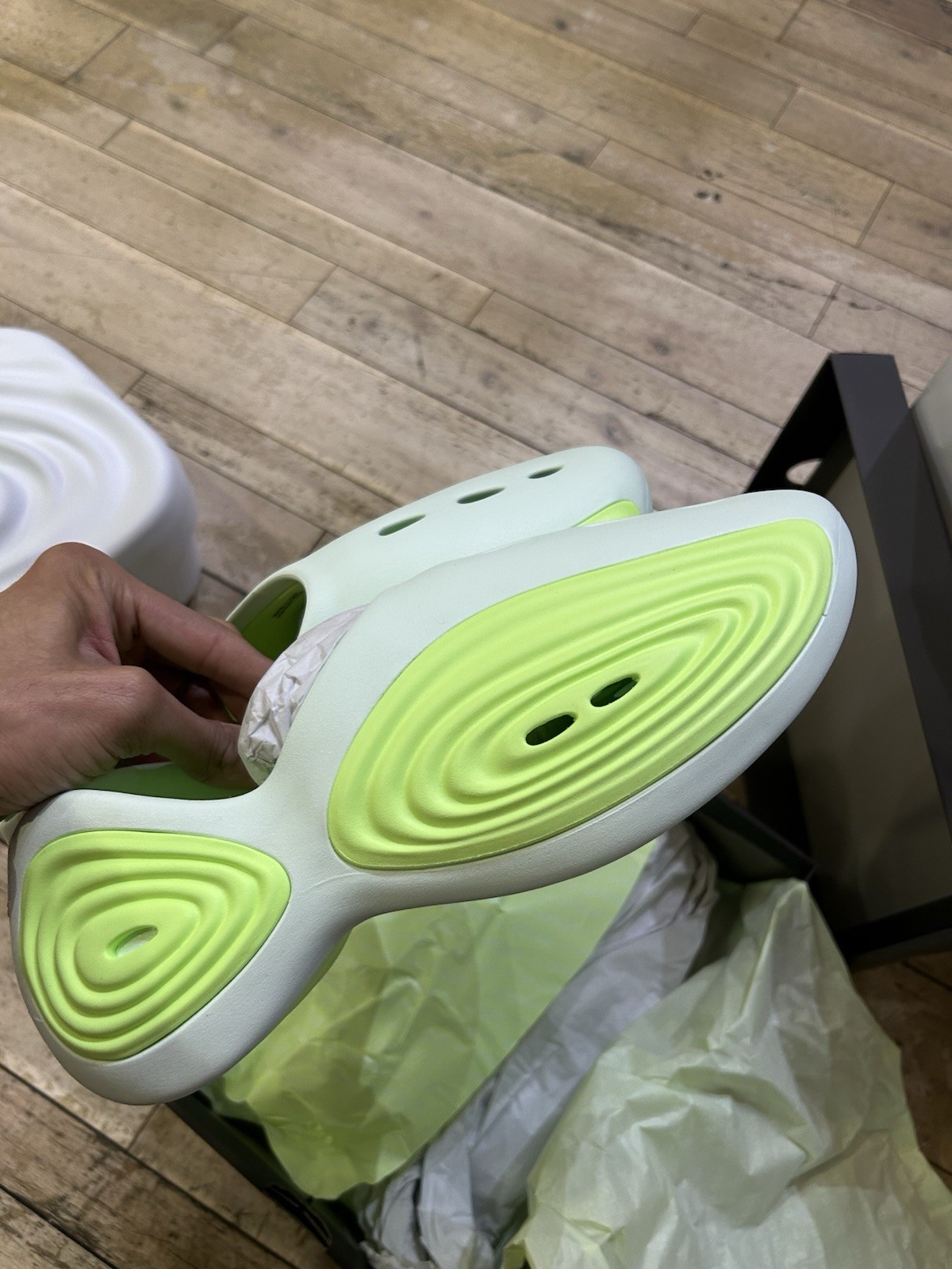 Size 10 - Steven Smith x Crocs Ripple - Lime Burst / Green - NYC Exclusive 1-50 Size 10 - Steven Smith x Crocs Ripple - Lime Burst / Green - NYC Exclusive 1-50