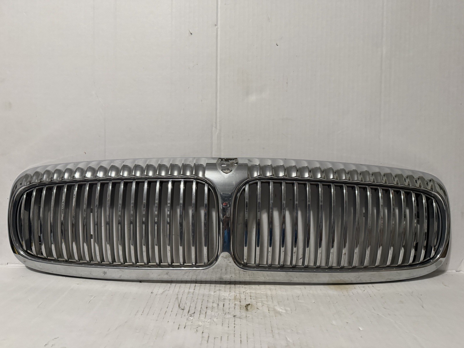98-03 Jaguar X308 XJ8 Radiator Hood Grille Grill Assembly w/o Logo 98-03 Jaguar X308 XJ8 Radiator Hood Grille Grill Assembly w/o Logo