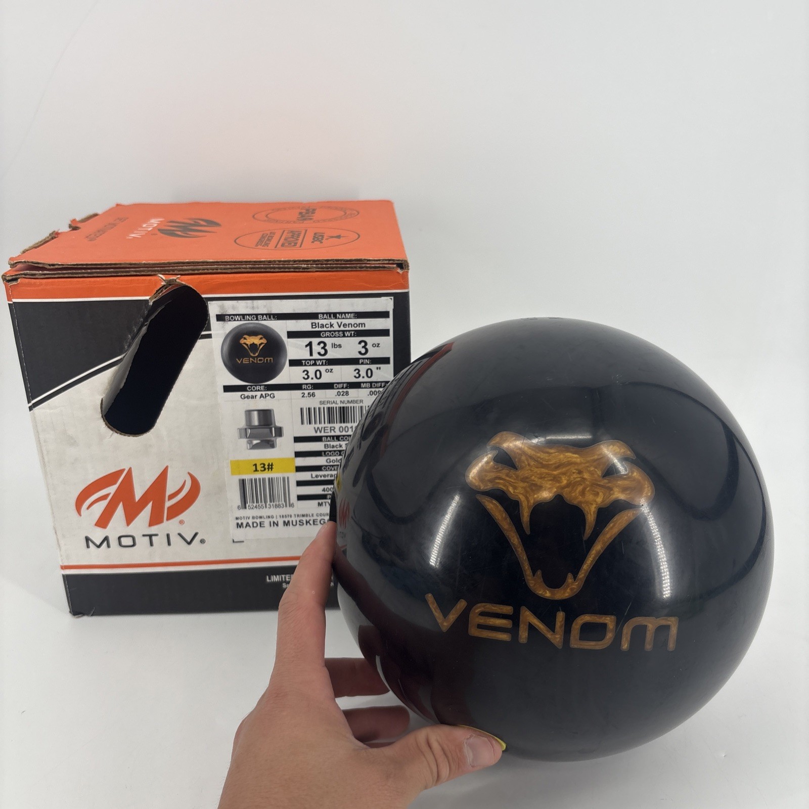 Motiv Black Venom 13lb 3 Oz Bowling Ball Excellent Condition. 3 Oz Top Weight Motiv Black Venom 13lb 3 Oz Bowling Ball Excellent Condition. 3 Oz Top Weight