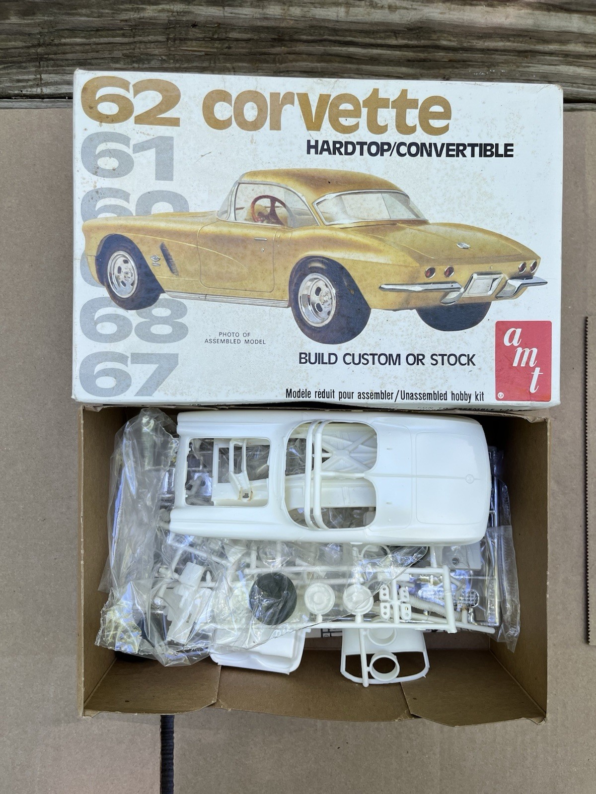 vintage amt 1962 chevy corvette hardtop/convertible 2205 as is unsure if comple