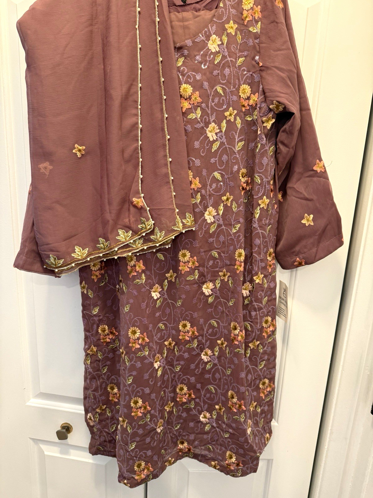 Handmade Women’s Pakistani Purple Floral Embroidered Chiffon Suit w/ Dupatta M Handmade Women’s Pakistani Purple Floral Embroidered Chiffon Suit w/ Dupatta M