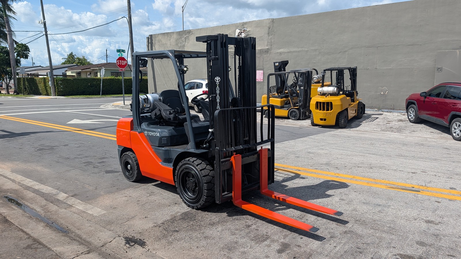 2019 Toyota 8FGU32 LPG Forklift with 6,500lb Cap. 3-stage Mast with Tapered Fork 2019 Toyota 8FGU32 LPG Forklift with 6,500lb Cap. 3-stage Mast with Tapered Fork