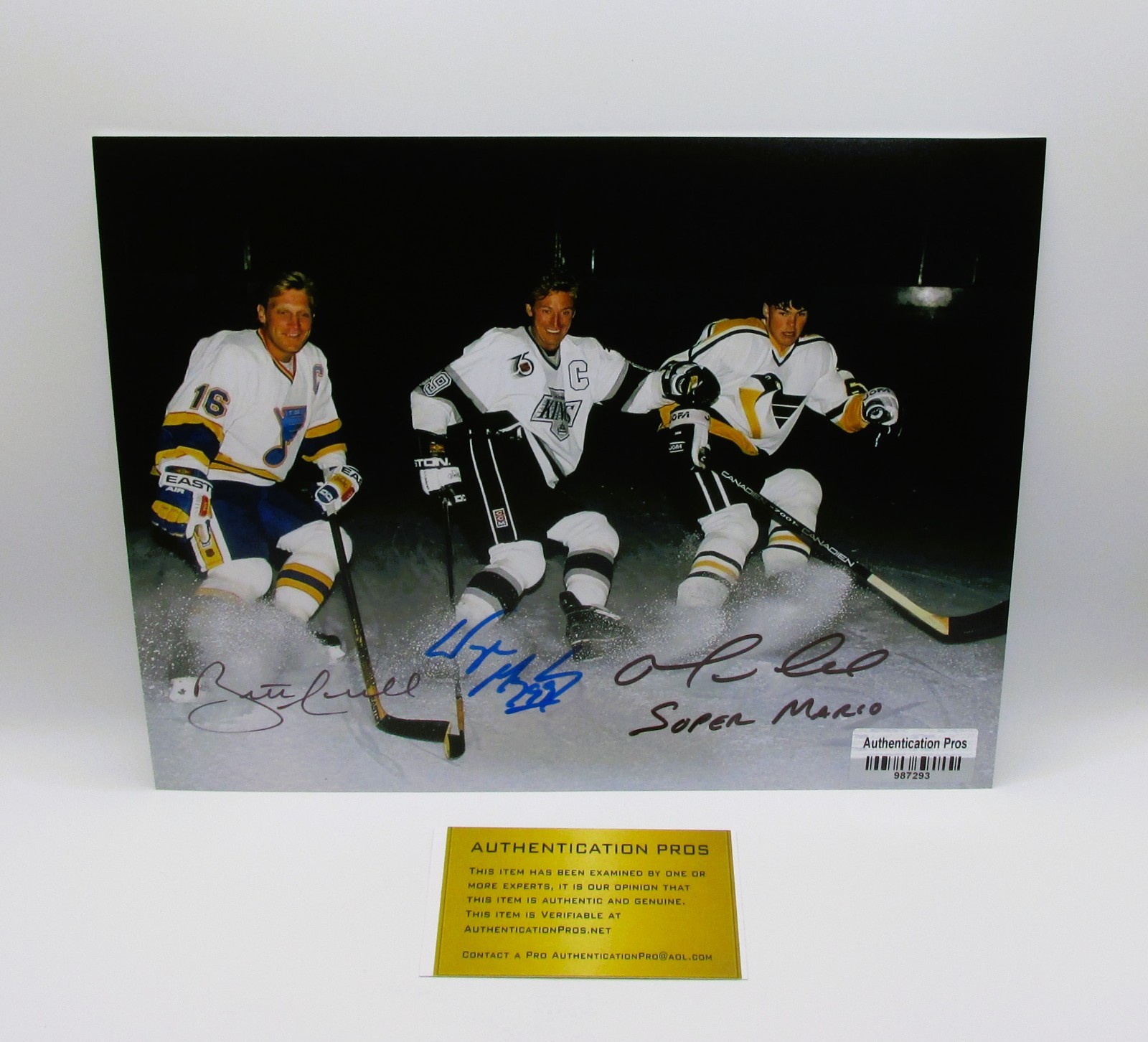 Wayne Gretzky, Mario Lemieux and Brett Hull Signed 8x10 Photo With COA (987293) Wayne Gretzky, Mario Lemieux and Brett Hull Signed 8x10 Photo With COA (987293)