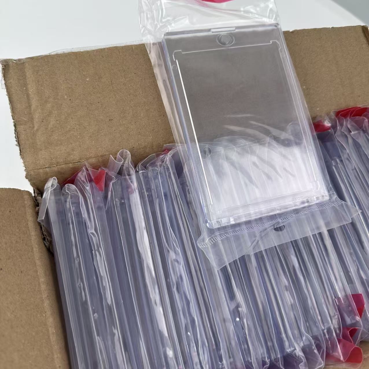 30 Pack Magnetic Trading Sports Card Holders 35pt One-Touch Hard UV Protection