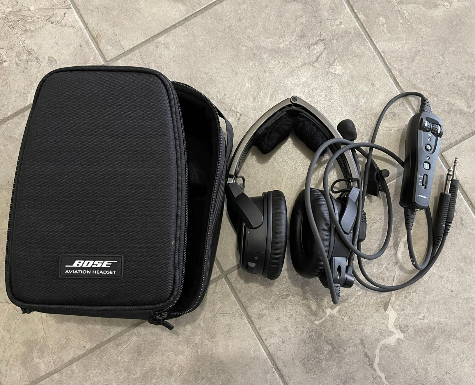Bose A20 Aviation Headset with Bluetooth and Dual Plug Cable Black Bose A20 Aviation Headset with Bluetooth and Dual Plug Cable Black