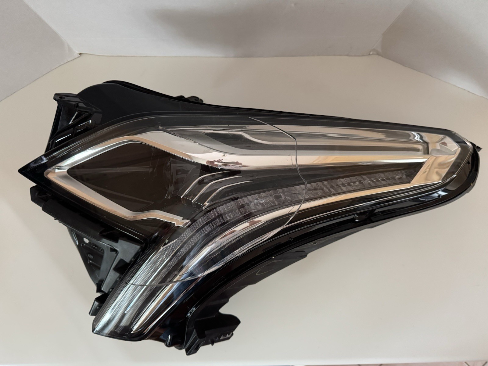 2018 Cadillac XT5 Genuine Original GM part. Used Left Driver Side LED Headlamp