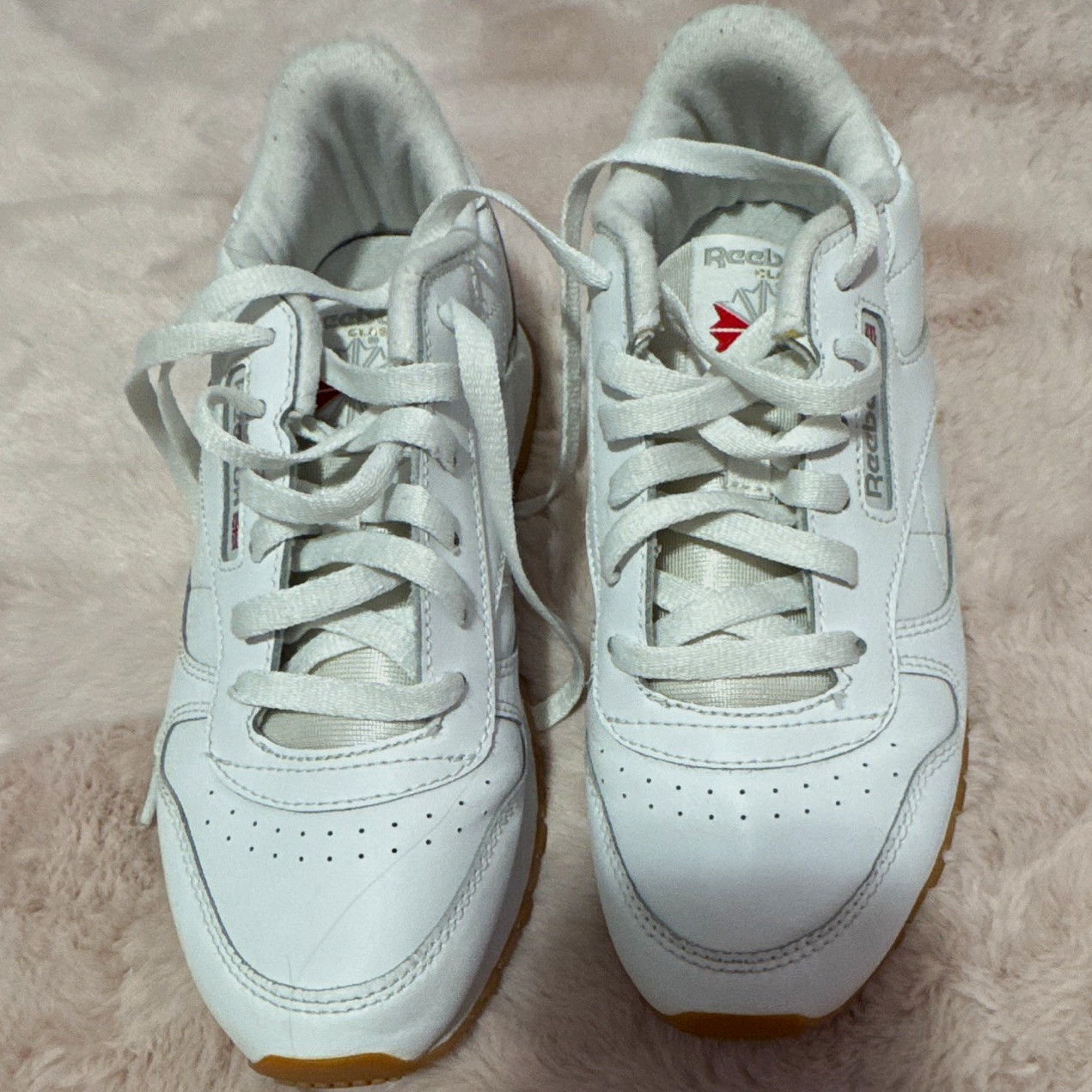 Reebok Men’s White Low Top Lace-Up Solid Athletic Sneaker Casual Activewear Reebok Men’s White Low Top Lace-Up Solid Athletic Sneaker Casual Activewear