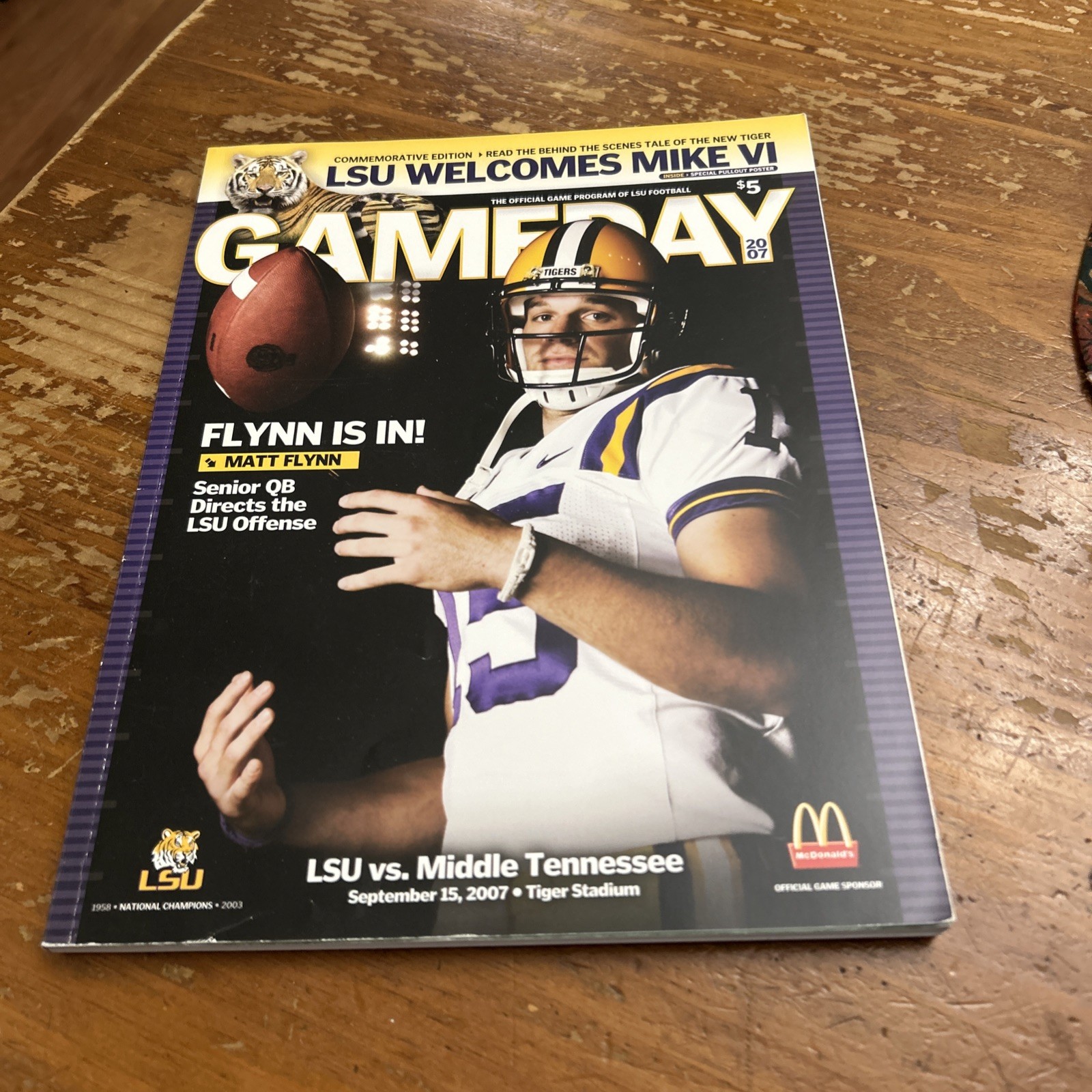 VTG 2007 LSU TIGERS MIDDLE TENNESSEE BLUE RAIDERS FOOTBALL PROGRAM MATT FLYNN VTG 2007 LSU TIGERS MIDDLE TENNESSEE BLUE RAIDERS FOOTBALL PROGRAM MATT FLYNN