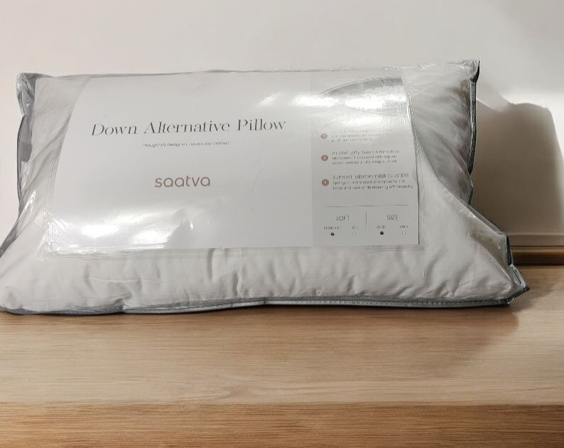 2 Saatva Down Alternative Pillow Queen White Hypoallergenic Plush Organic Cotton