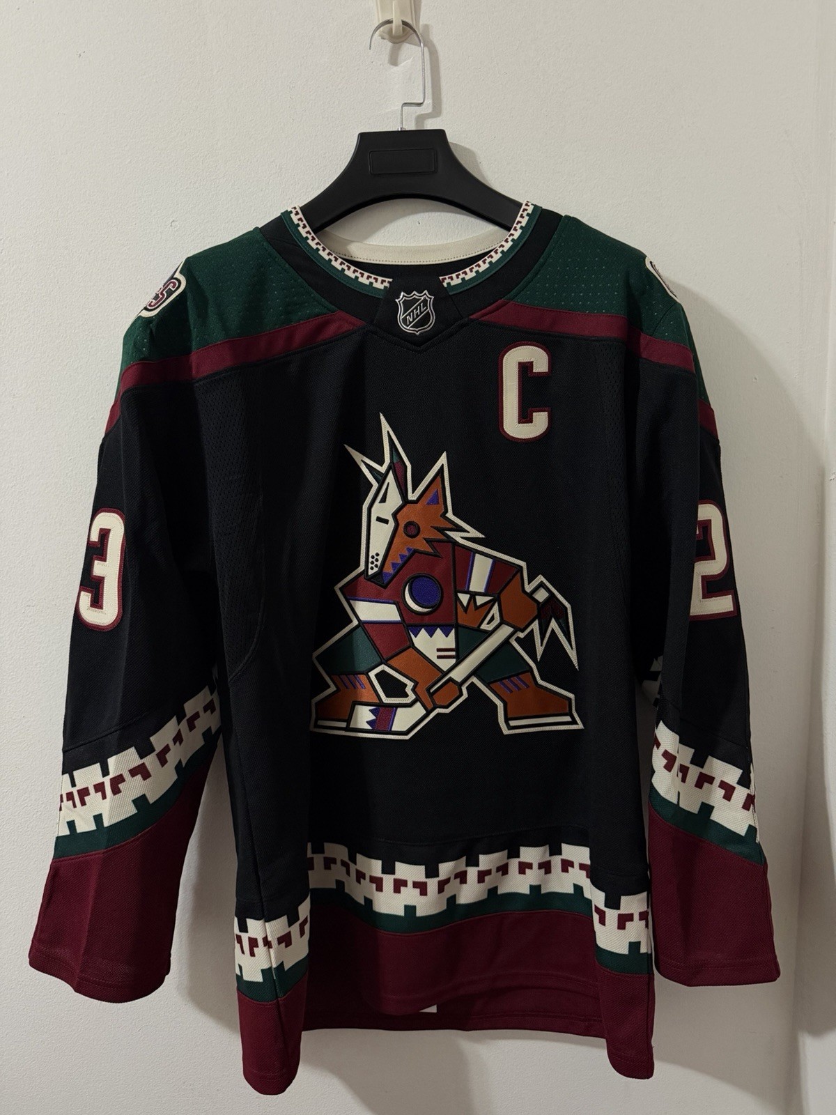 Adidas Phoenix Coyotes Size 46 Kachina Black Primegreen Hockey Jersey Adidas Phoenix Coyotes Size 46 Kachina Black Primegreen Hockey Jersey