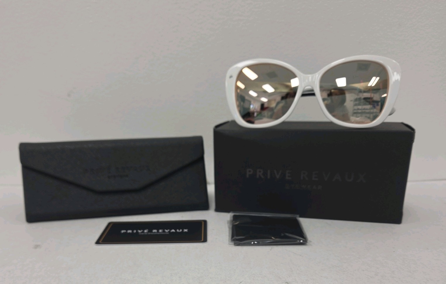 Prive Revaux The Jackie O Women\'s sunglasses Polarized White/Gold Mirror NIB Prive Revaux The Jackie O Women\'s sunglasses Polarized White/Gold Mirror NIB