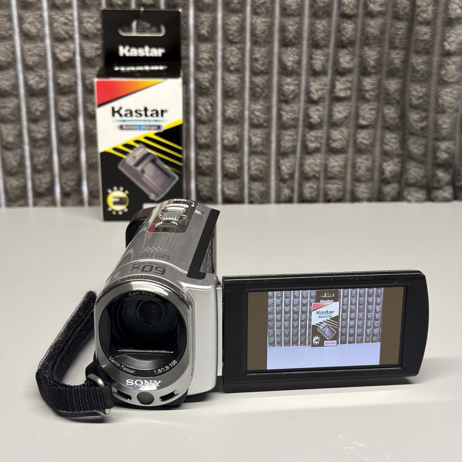 Sony Handycam DCR-SX44 Digital Video Camcorder Silver 60x Zoom Tested & Working