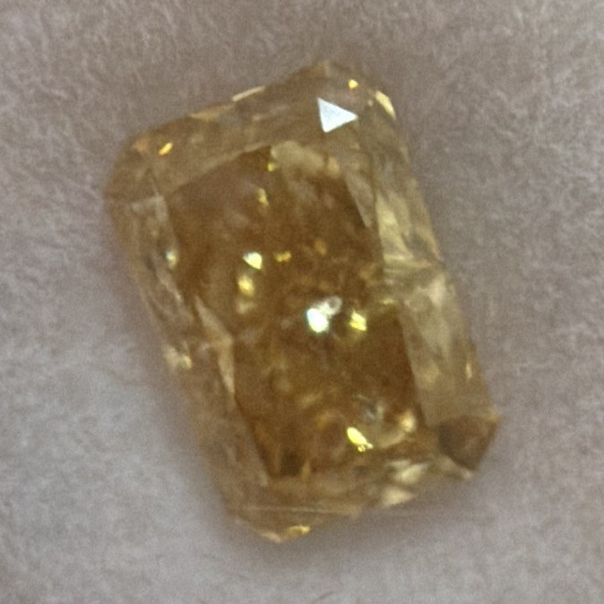 IGI Lab-Created Diamond 2.21ct Fancy Vivid Yellow VVS2 8.73-6.13 X 4.29mm IGI Lab-Created Diamond 2.21ct Fancy Vivid Yellow VVS2 8.73-6.13 X 4.29mm