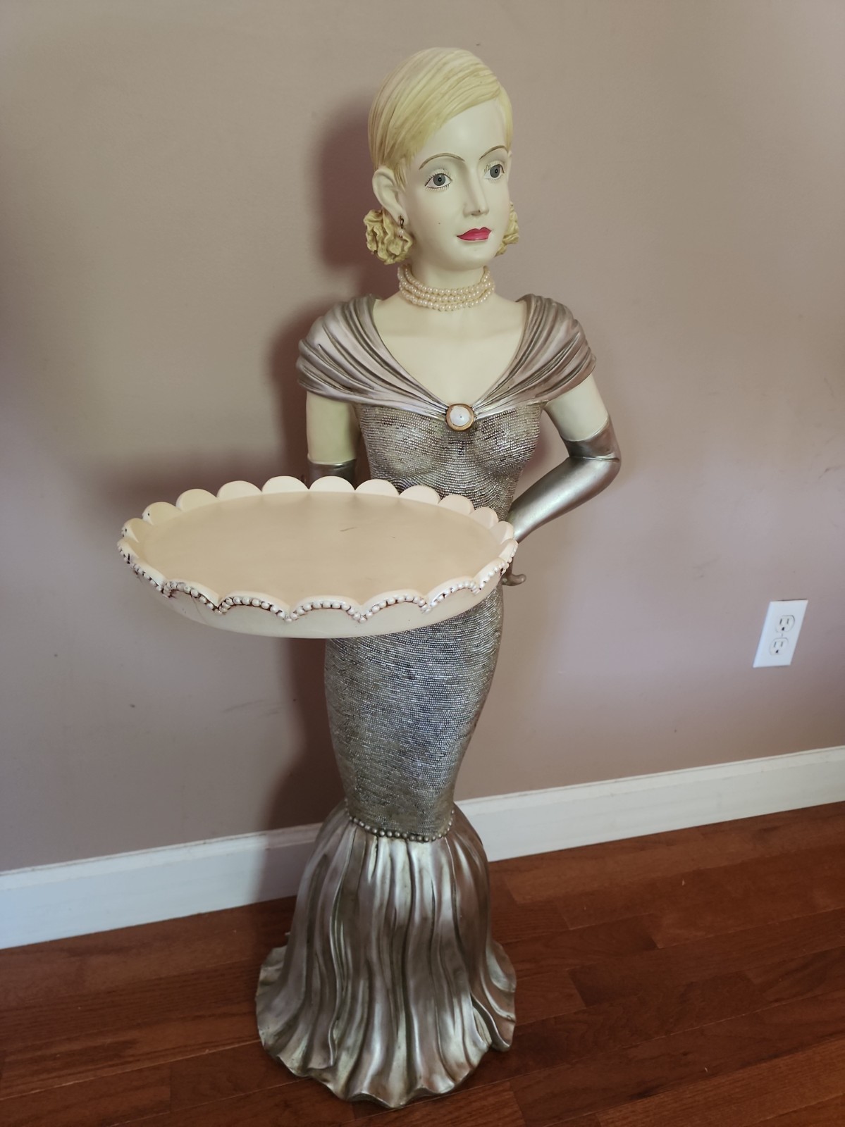 Bombay Co Server Nicolette Statue 39