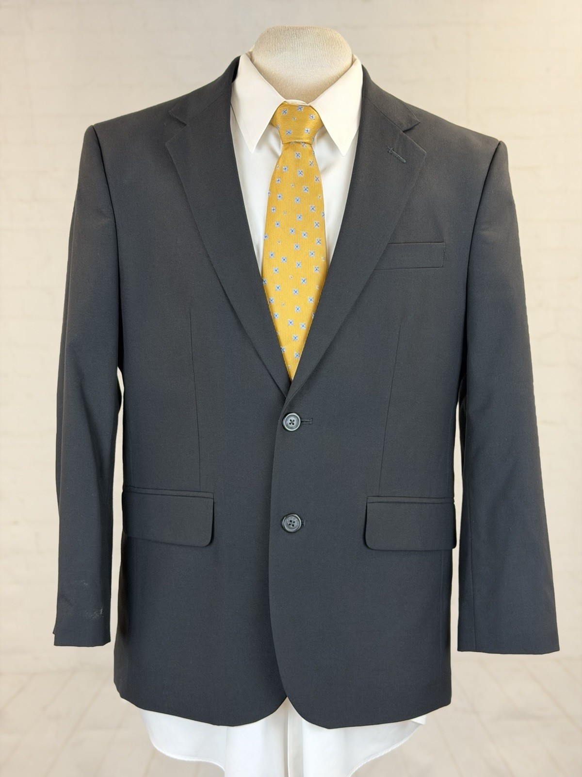 Croft & Barrow Men\'s Black Suit 40S 34X26 Two Button Classic Fit Professional