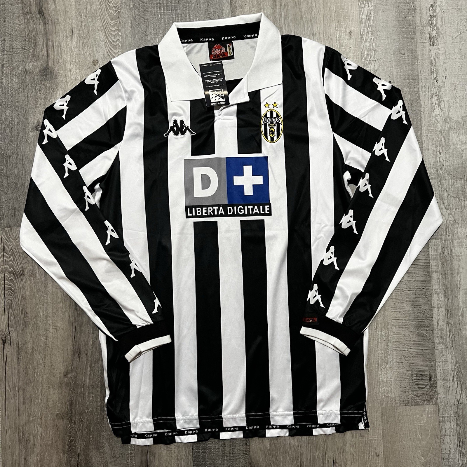NWT Juventus 1999 2000 Kappa LS VTG PJersey LIBERTA DIGITALE Striped Japan L NWT Juventus 1999 2000 Kappa LS VTG PJersey LIBERTA DIGITALE Striped Japan L