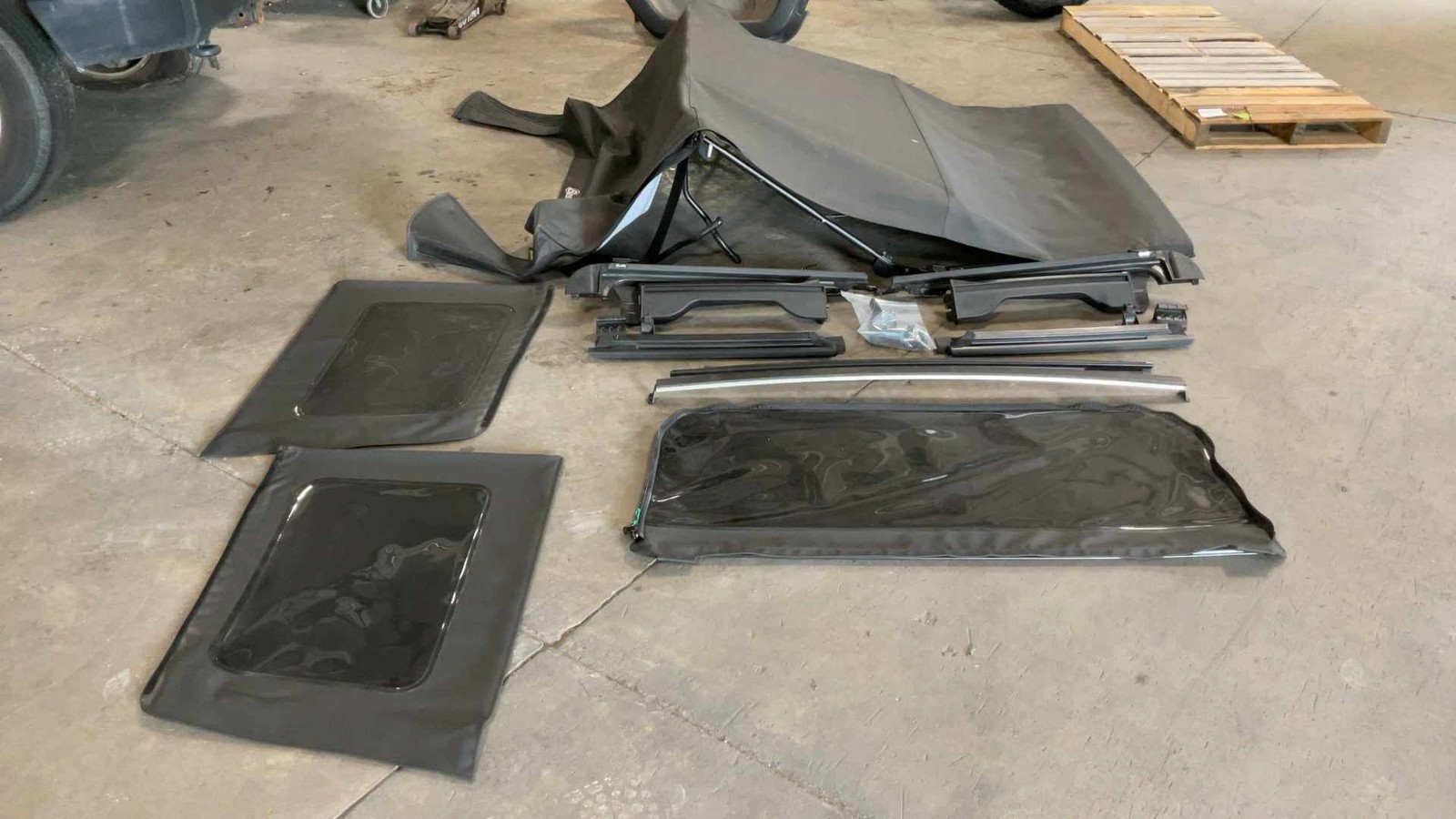 Jeep JK Wrangler Aftermarket Bestop 4 Door Soft Kit 2007-2017 193717