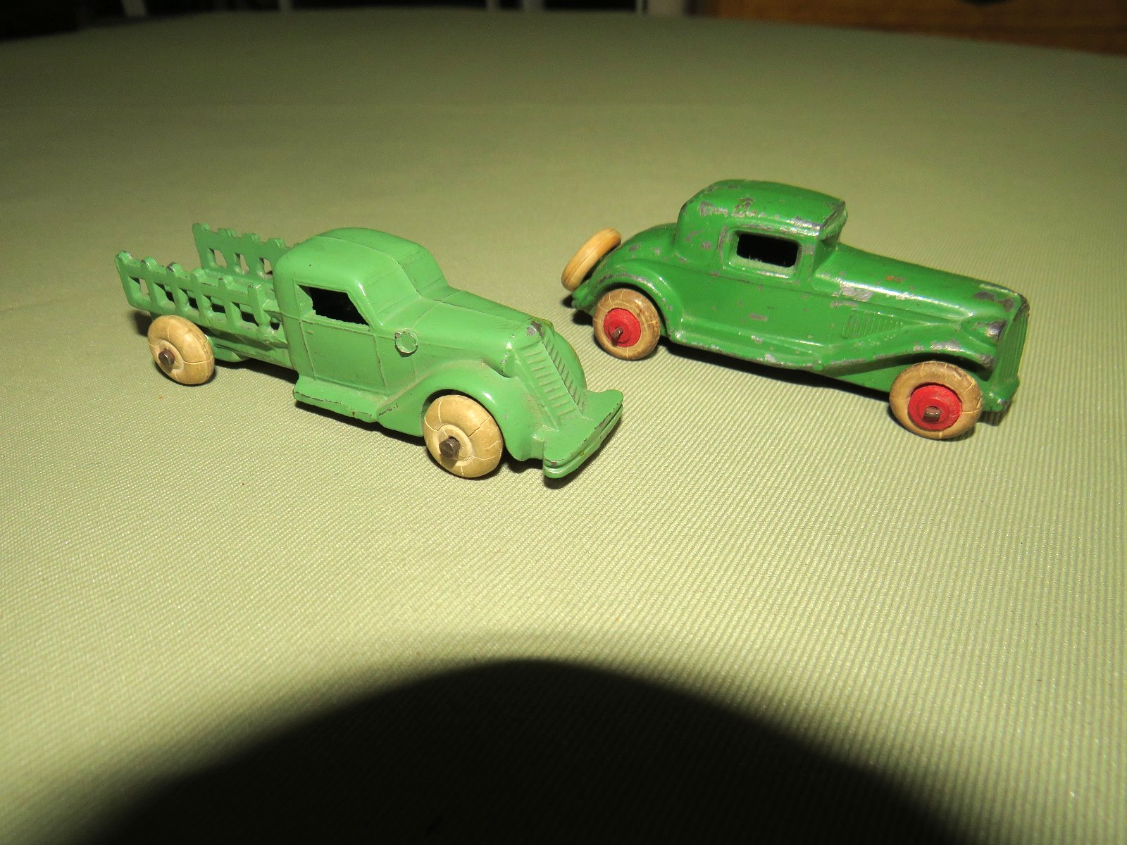 VINTAGE 1930s 2 SLUSH LEAD - BARCLAY TOY COUPE & STAKE BODY TRUCK BY KANSAS TOYS VINTAGE 1930s 2 SLUSH LEAD - BARCLAY TOY COUPE & STAKE BODY TRUCK BY KANSAS TOYS