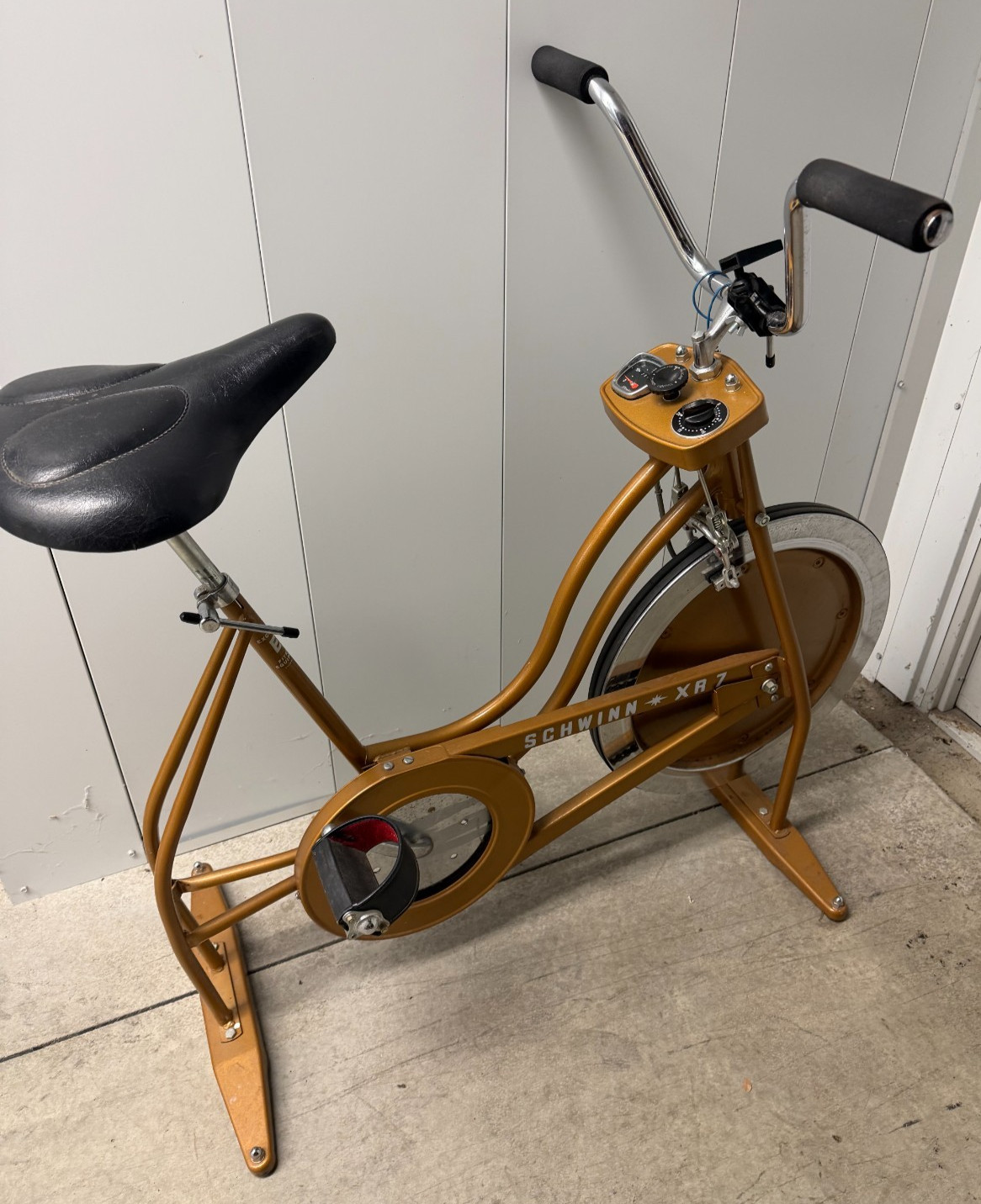 Vintage Schwinn XR-7 Exercise Bike Harvest Gold Speedometer Timer Work