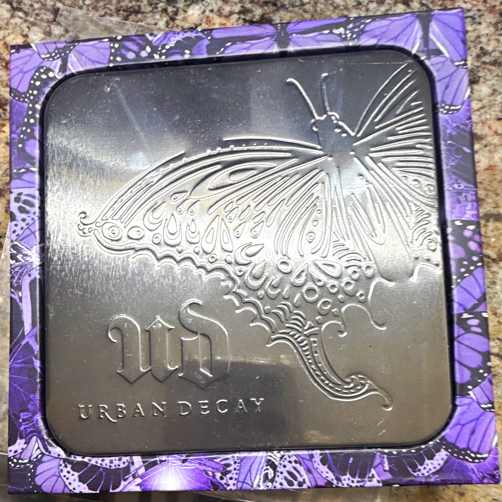 Urban Decay Mariposa Eyeshadow Palette 10 Shades Shimmer Pressed Powder Urban Decay Mariposa Eyeshadow Palette 10 Shades Shimmer Pressed Powder
