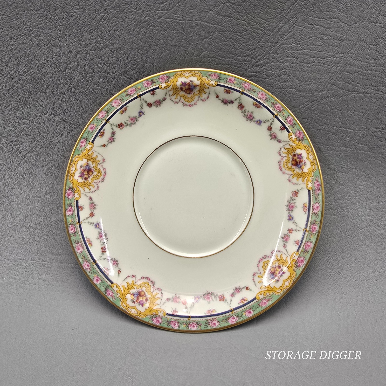Vintage Theodore Haviland Limoges France Maintenon Gold Trim Round Saucer 6.25\