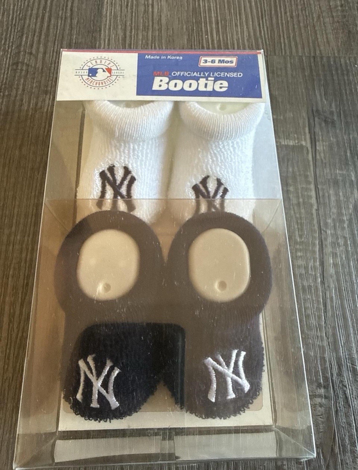 Vintage 1980s/1990s New York Yankees MLB Infant Booties 3-6 months