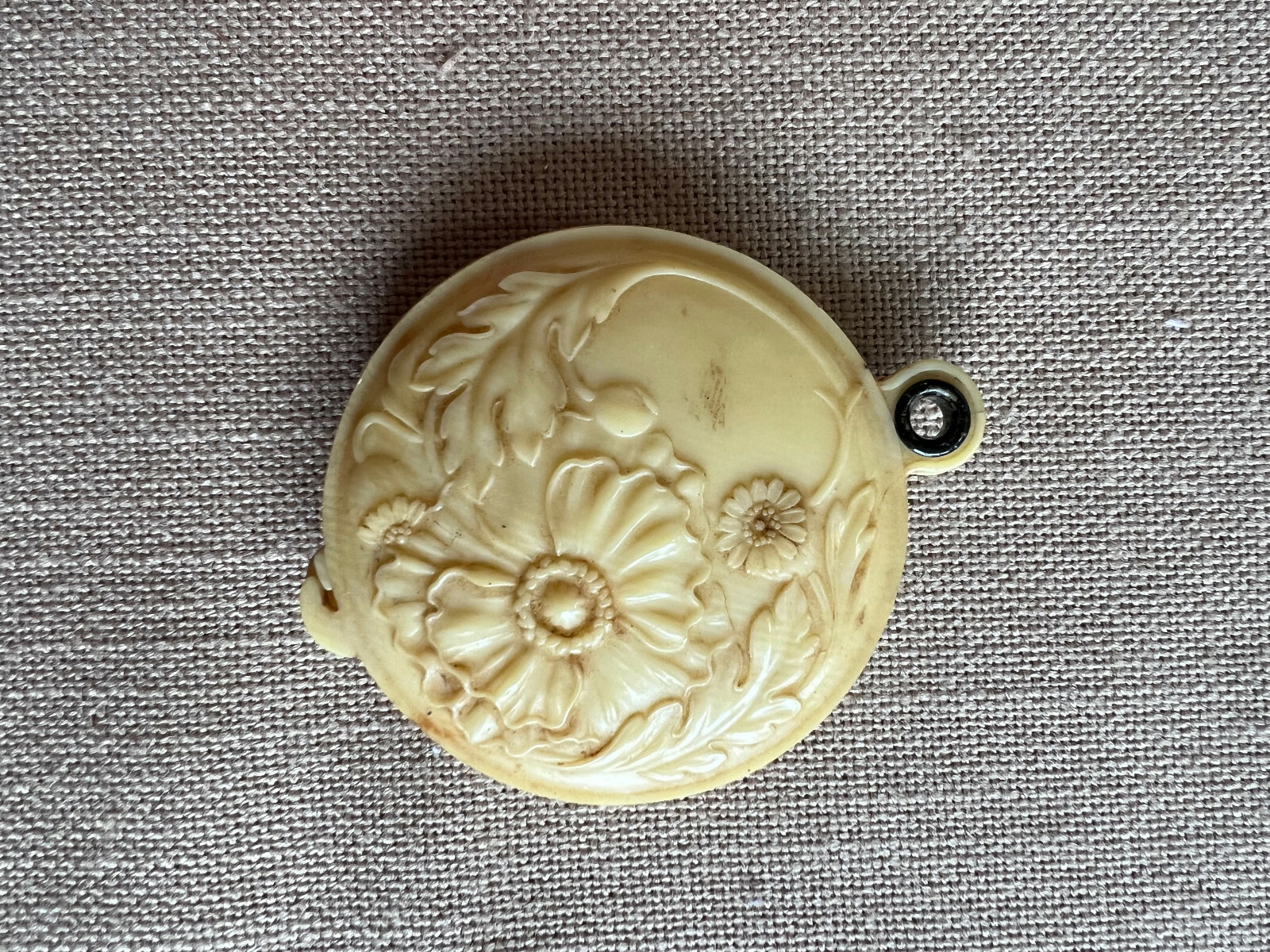Vintage 1940s ladies pocket make-up mirror Vintage 1940s ladies pocket make-up mirror