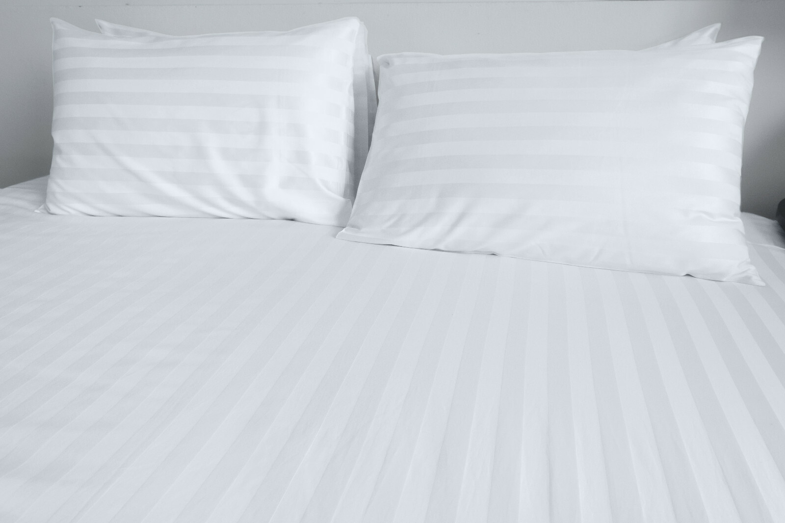 1800 Count Cotton Bamboo Feel Dobby Striped Sheet Set Deep Pockets 4 Piece Set