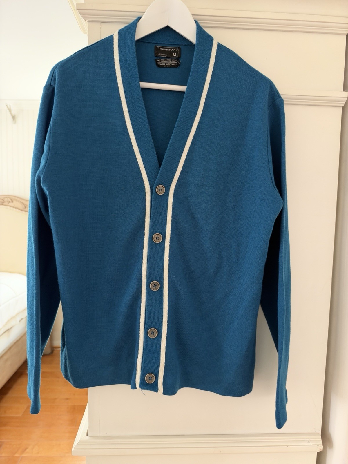 Vintage 1970’s Cardigan Blue white Stripes Golf Sweater Mens medium.  Towncraft