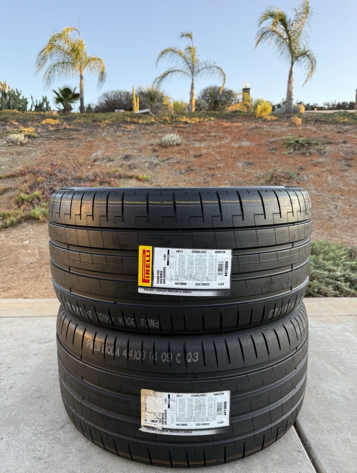 TWO BRAND NEW 325/35R22 110Y Pirelli P Zero PZ5 Noise Canceling Tires 3253522