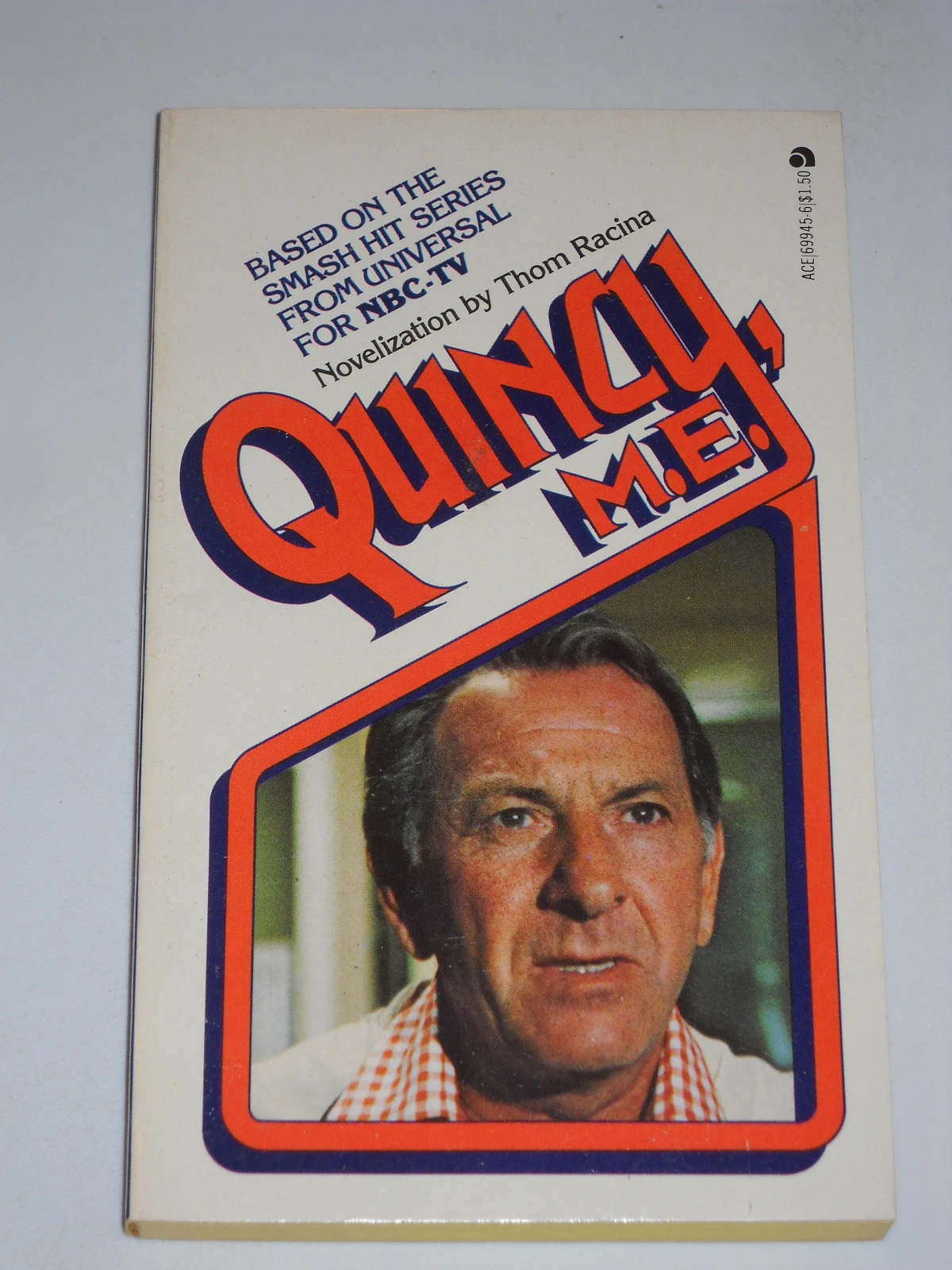 1976 Quincy M.E. #1 FN-EX JACK KLUGMAN Thom Racina Series Vintage TV tie-in pb
