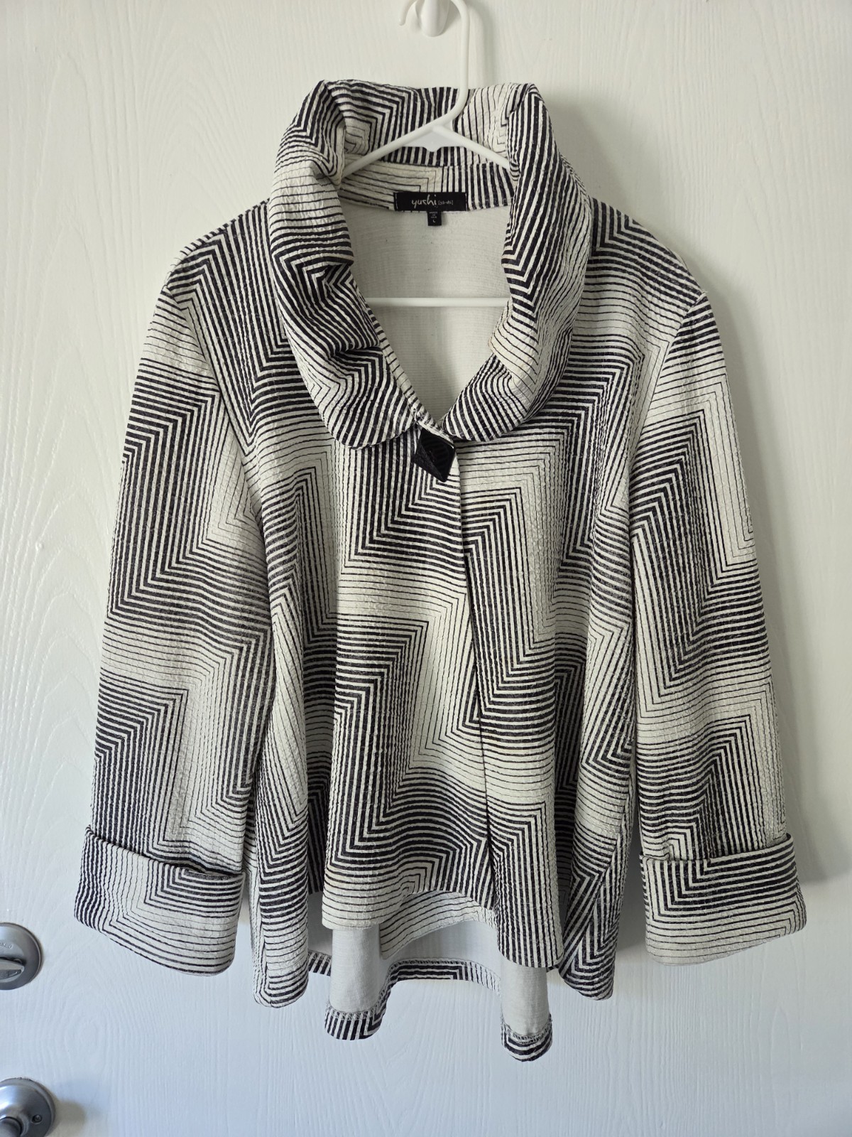 Yushi Lagenlook Jacket Black White Geometric Art to Wear Cowl Neck Single Button