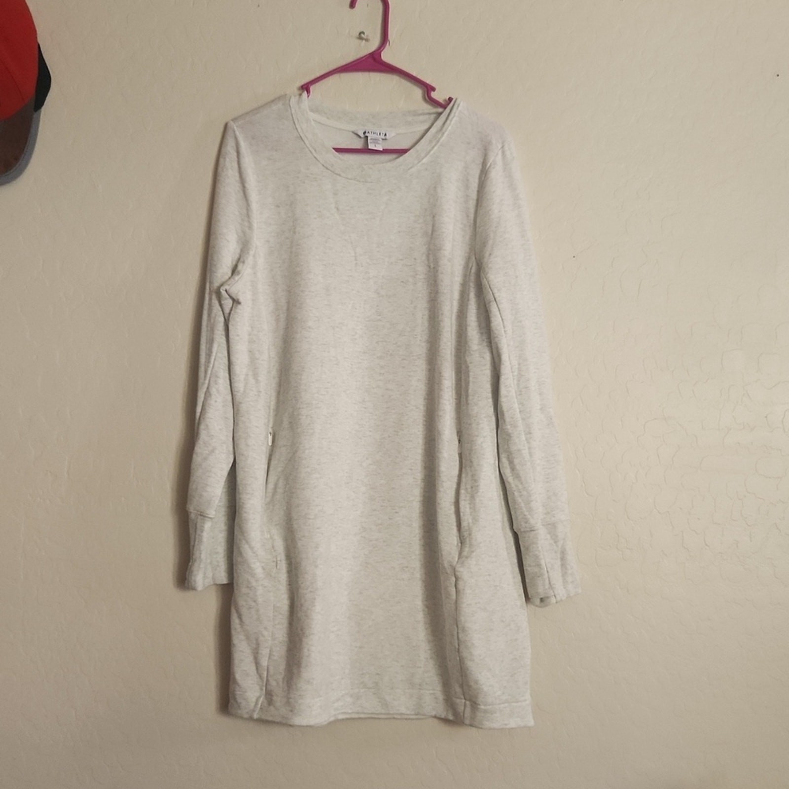 Athleta Women\'s Light Gray Crew Neck Sweater Athleta Women\'s Light Gray Crew Neck Sweater
