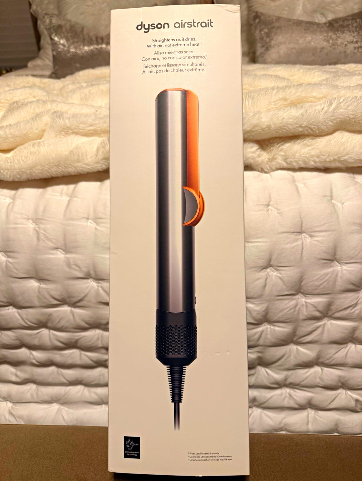 New/Unused - Dyson Airstrait HS06 Hair Straightener Silver/Copper 1600W w/ Mat New/Unused - Dyson Airstrait HS06 Hair Straightener Silver/Copper 1600W w/ Mat