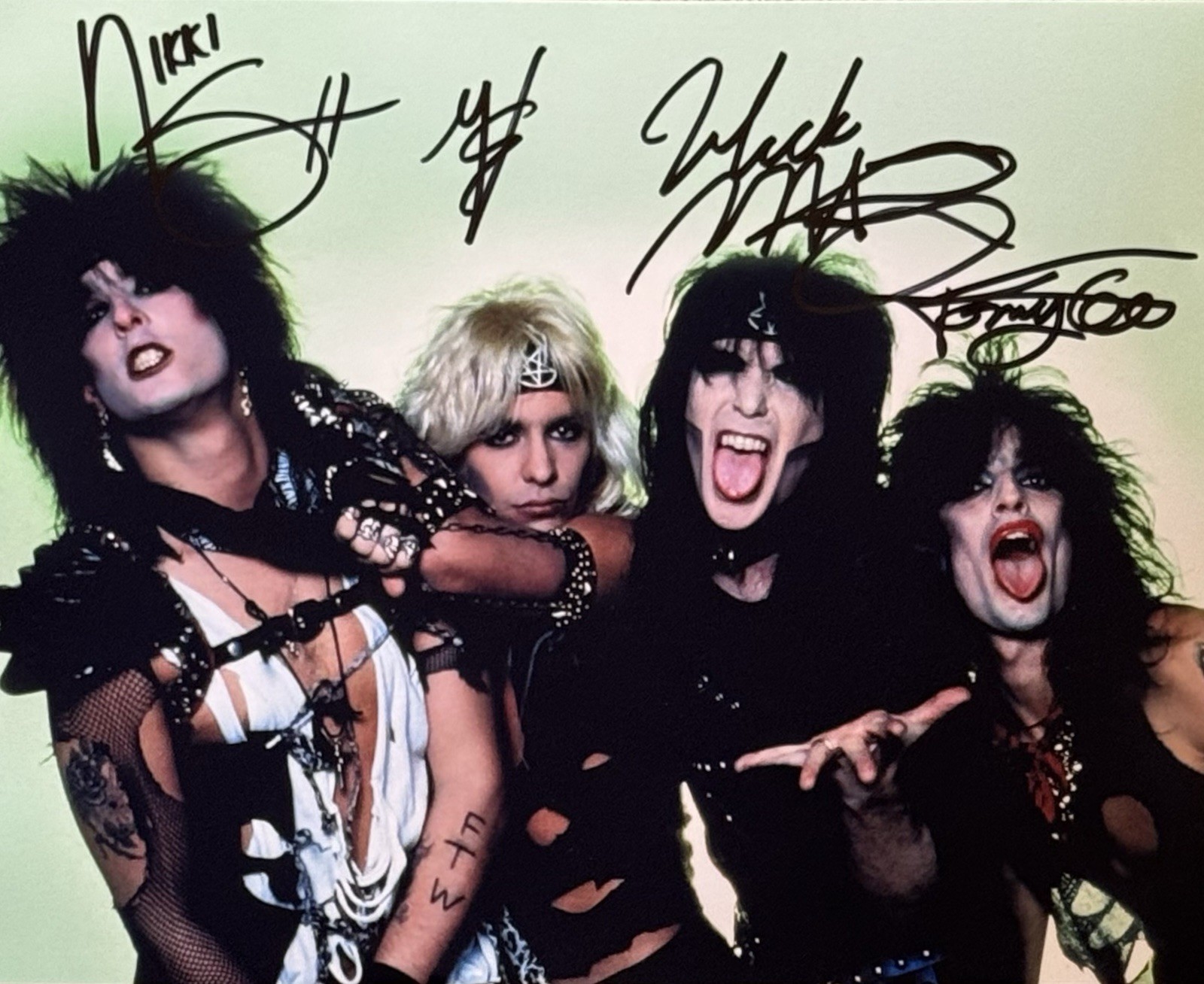 MOTLEY CRUE - FULL BAND Nikki Vince Mick Tommy - Autographed 8 x 10 PHOTO w/COA MOTLEY CRUE - FULL BAND Nikki Vince Mick Tommy - Autographed 8 x 10 PHOTO w/COA
