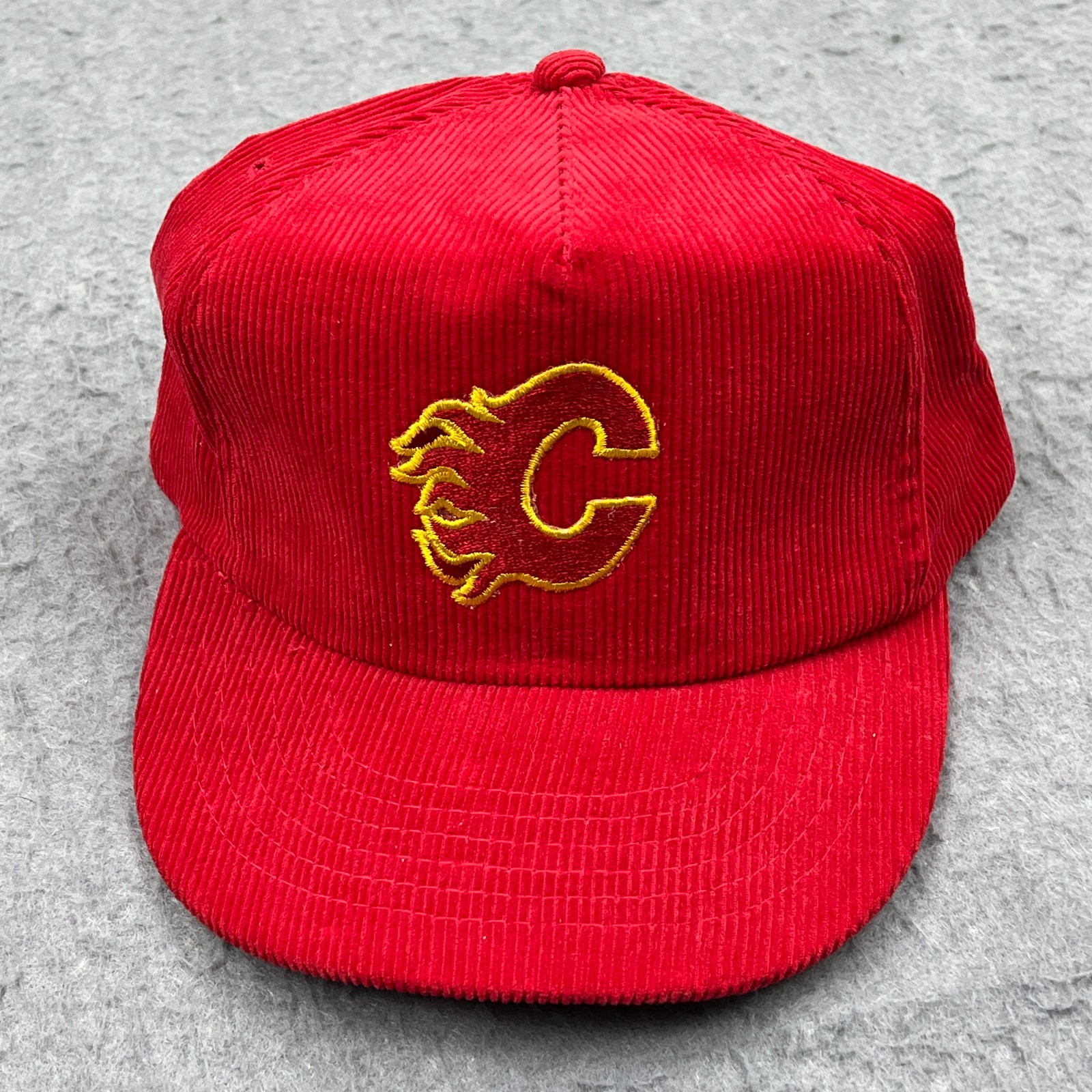 VTG Calgary Flames Hat Red Corduroy NHL Hockey Snapback Trucker Adjustable Cap VTG Calgary Flames Hat Red Corduroy NHL Hockey Snapback Trucker Adjustable Cap
