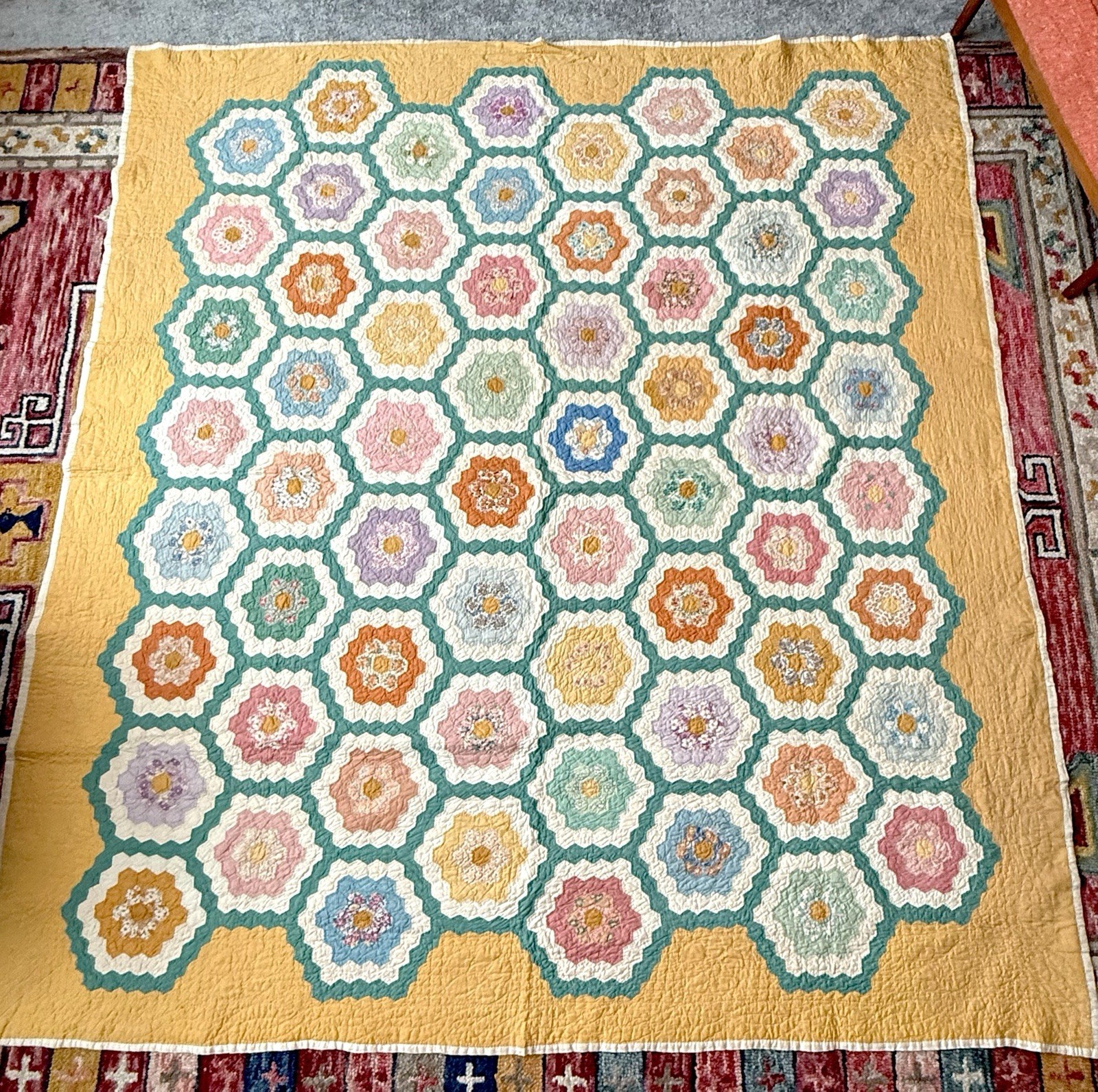 VINTAGE Handmade Grandmother's Flower Garden Quilt 85x77 Hexagon FULL/QUEEN VINTAGE Handmade Grandmother's Flower Garden Quilt 85x77 Hexagon FULL/QUEEN