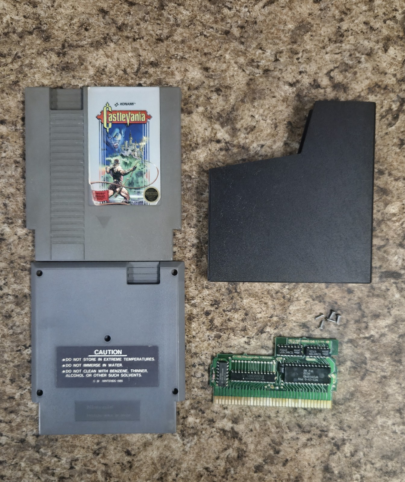 Castlevania NES 5 Screw Nintendo Konami Nintendo 1987 TESTED CLEANED Castlevania NES 5 Screw Nintendo Konami Nintendo 1987 TESTED CLEANED