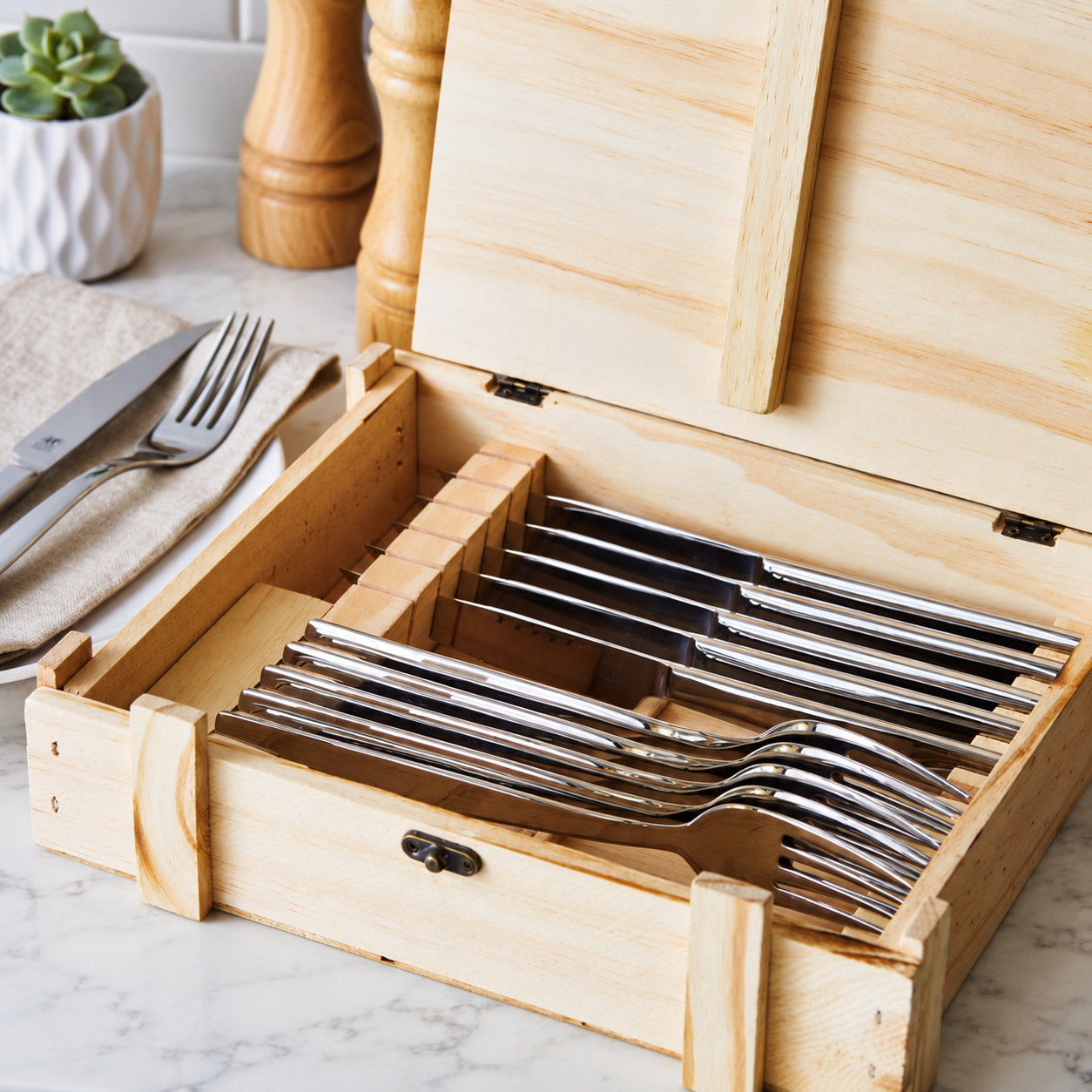 ZWILLING 12-Pc Steak Knife Set 18/10 Stainless Steel Wood Presentation Box